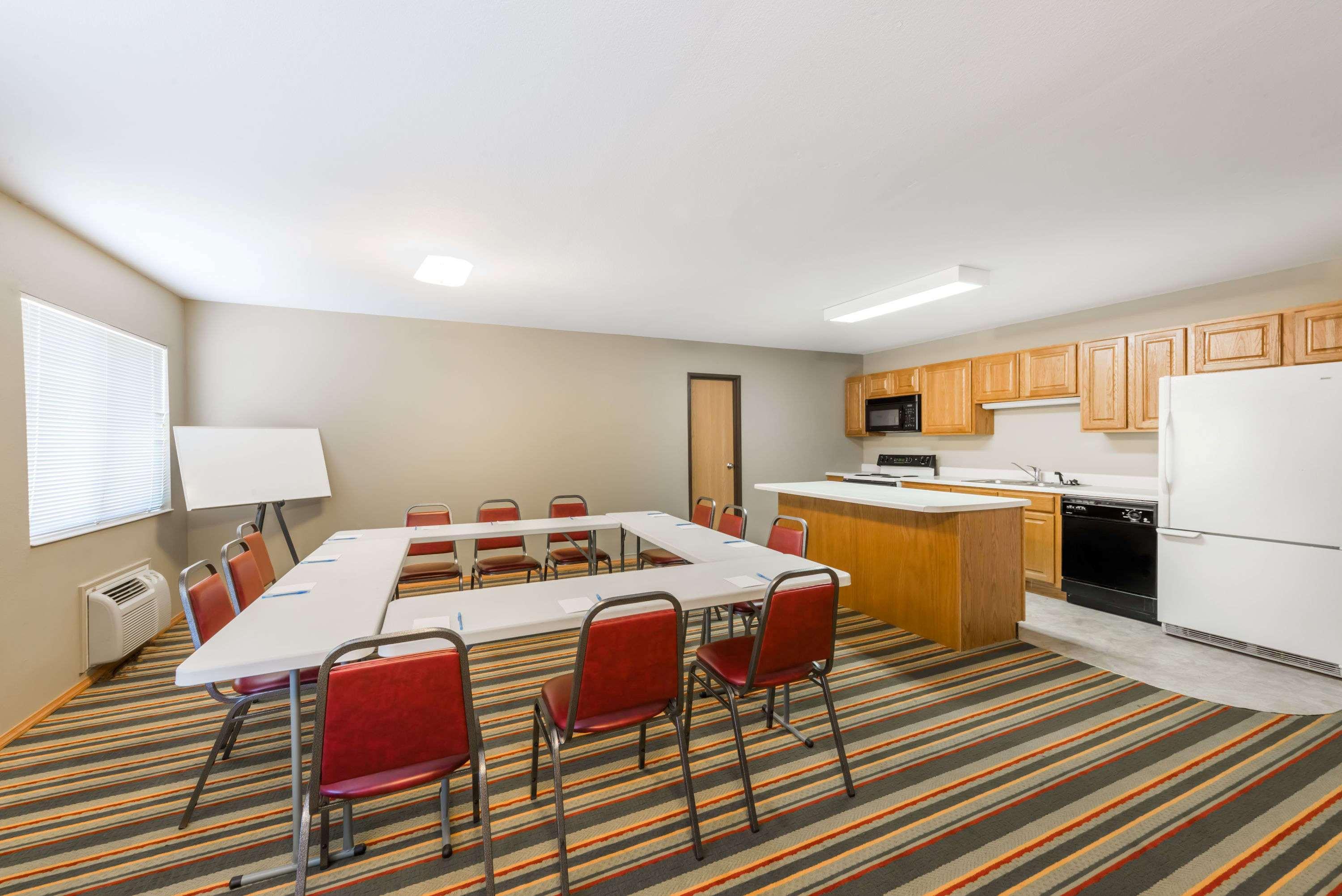 Sala de Reuniones Super 8 by Wyndham Chanute