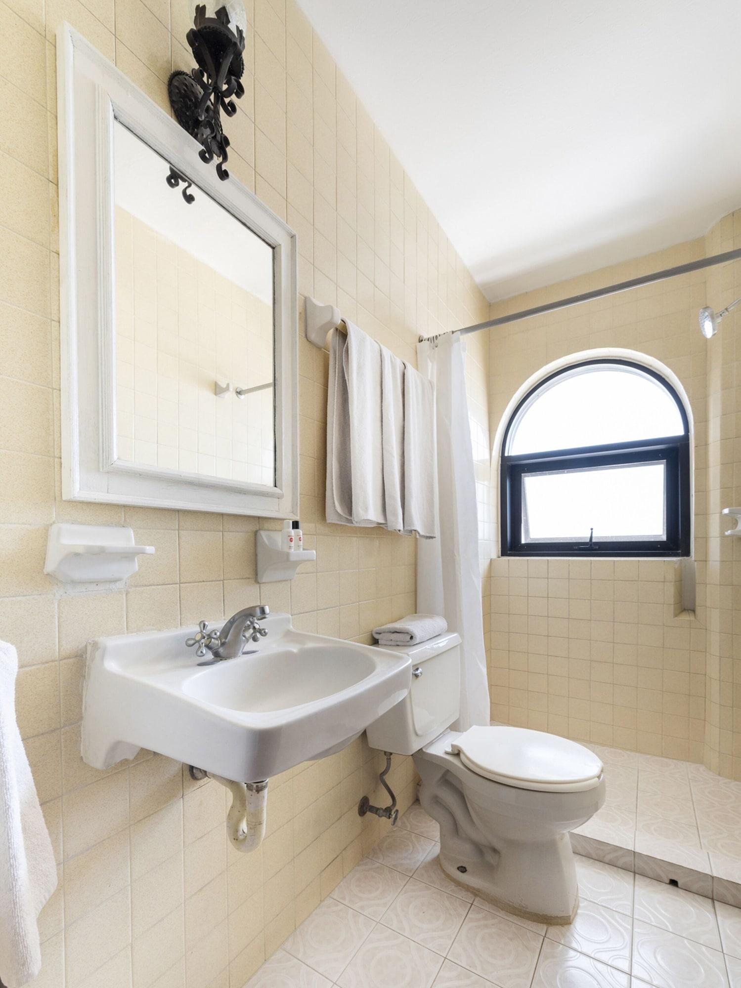 Equipamiento de Habitación Suites Internacional