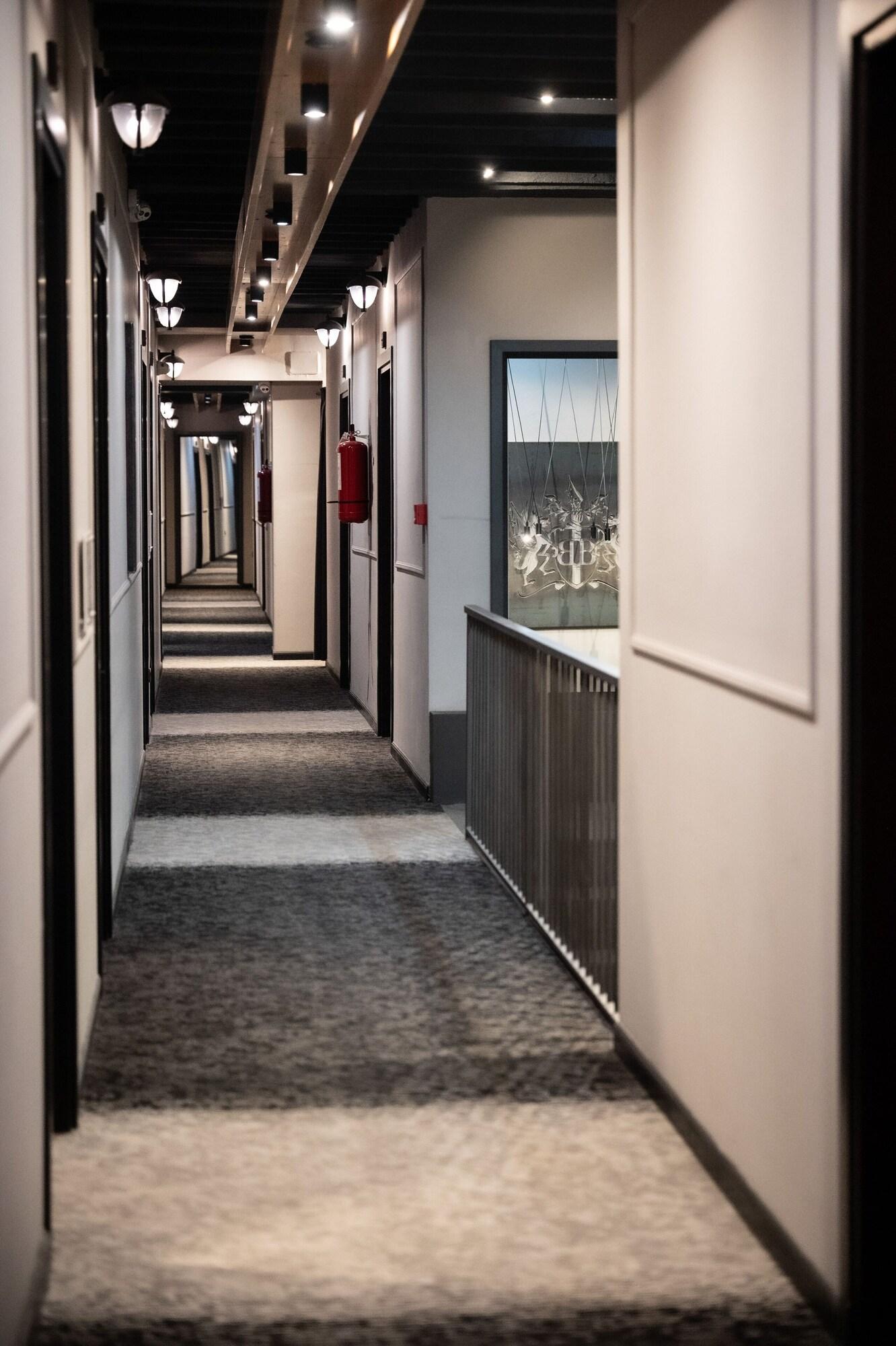 Varios Hotel London B&B