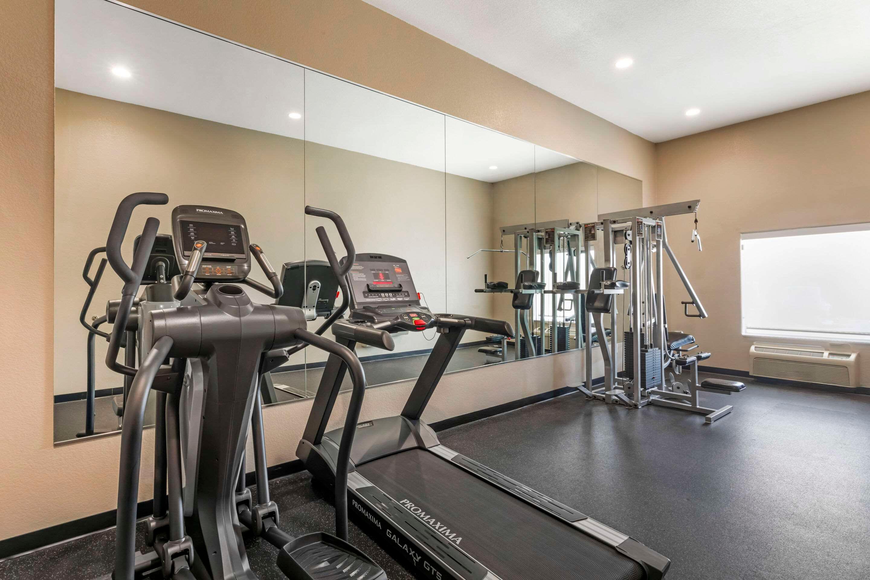 Gimnasio Quality Inn & Suites