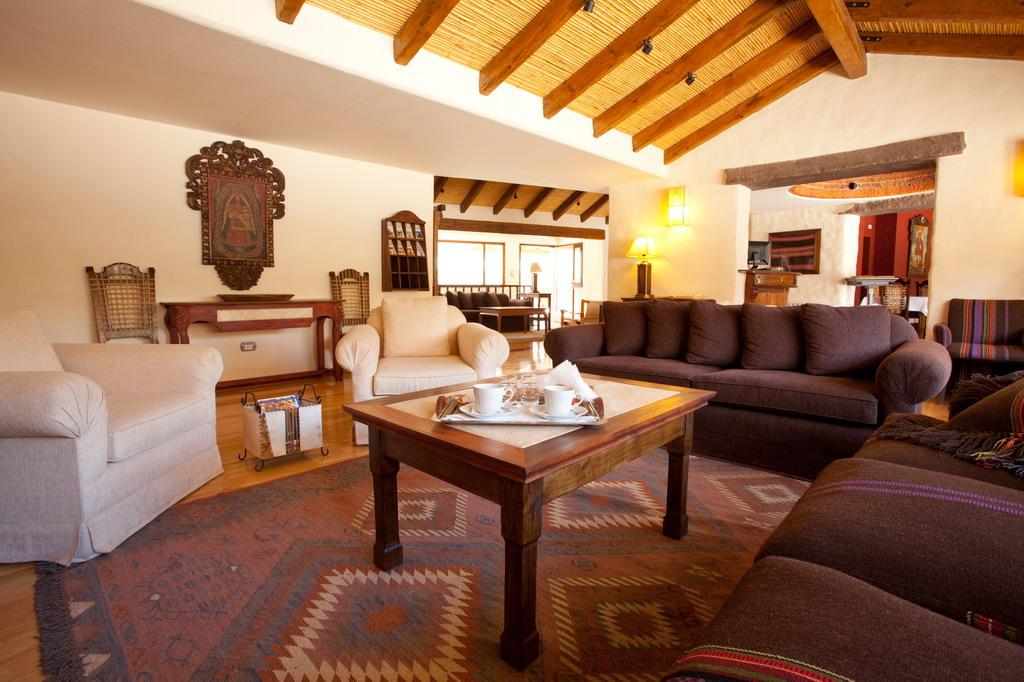 Vista Lobby Marques de Tojo Hotel