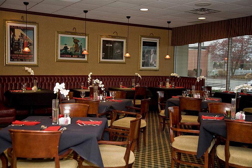 Restaurant Holiday Inn Cleveland Airport