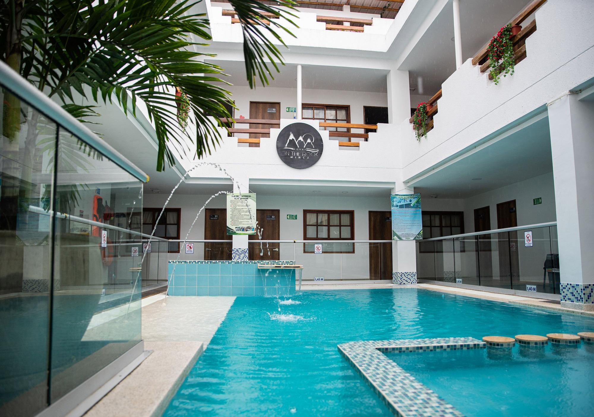 Varios Hotel On The Rock