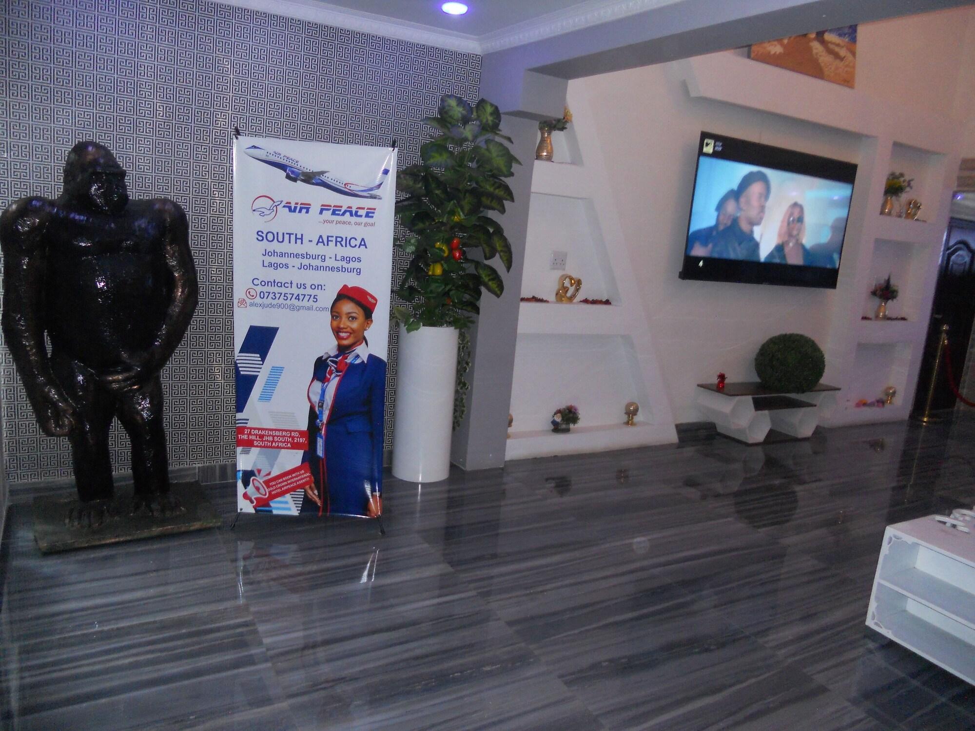 Vista Lobby Gold Crown international Hotel