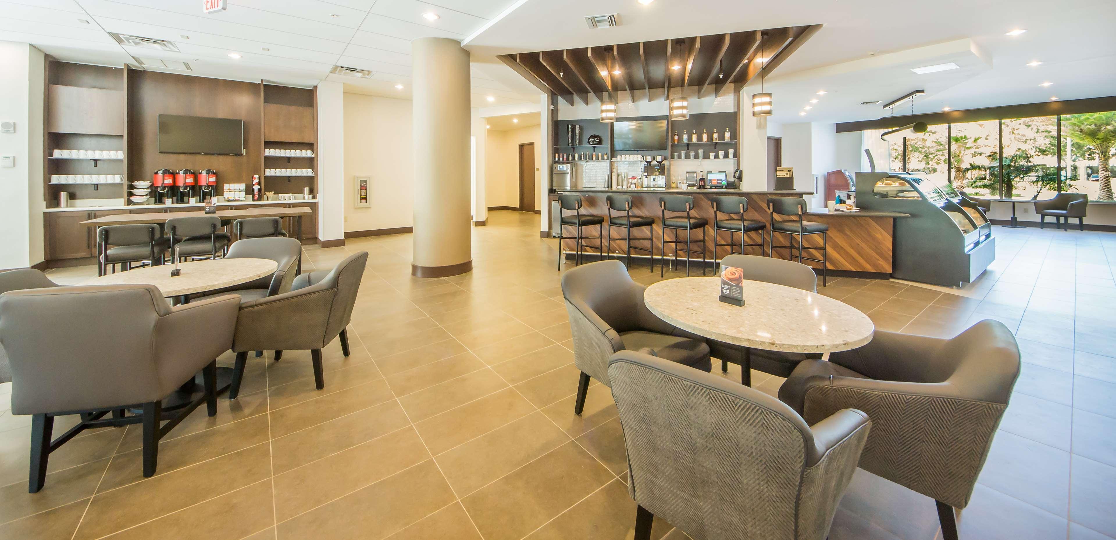Vista Lobby Hyatt Place Orlando/Lake Buena Vista