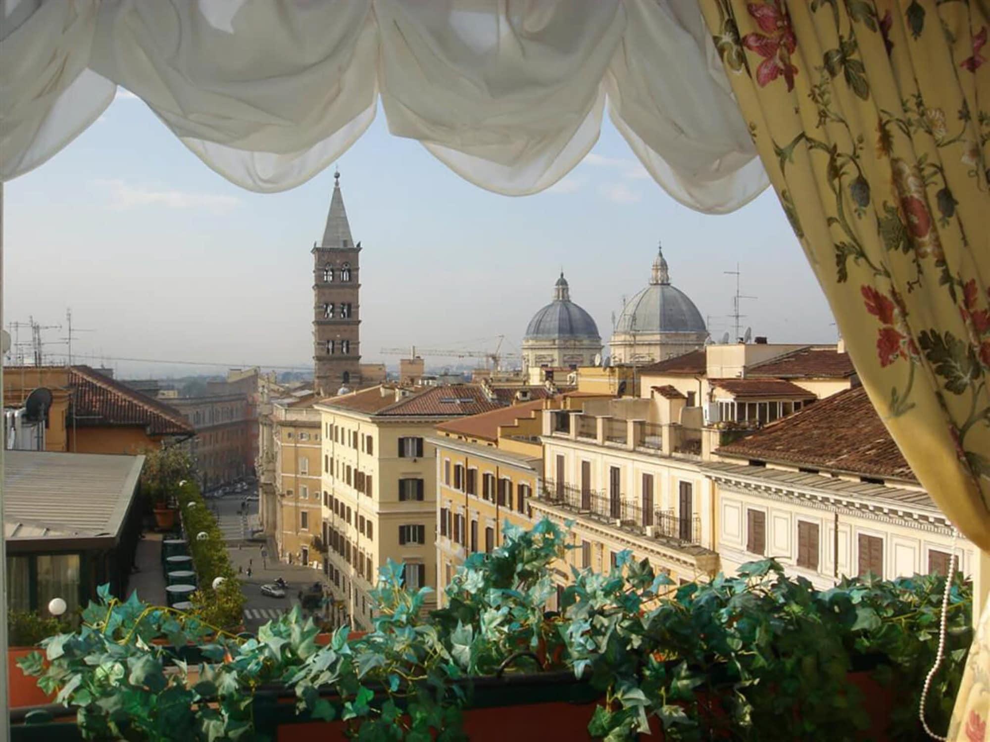 Varios Champagne Palace Hotel