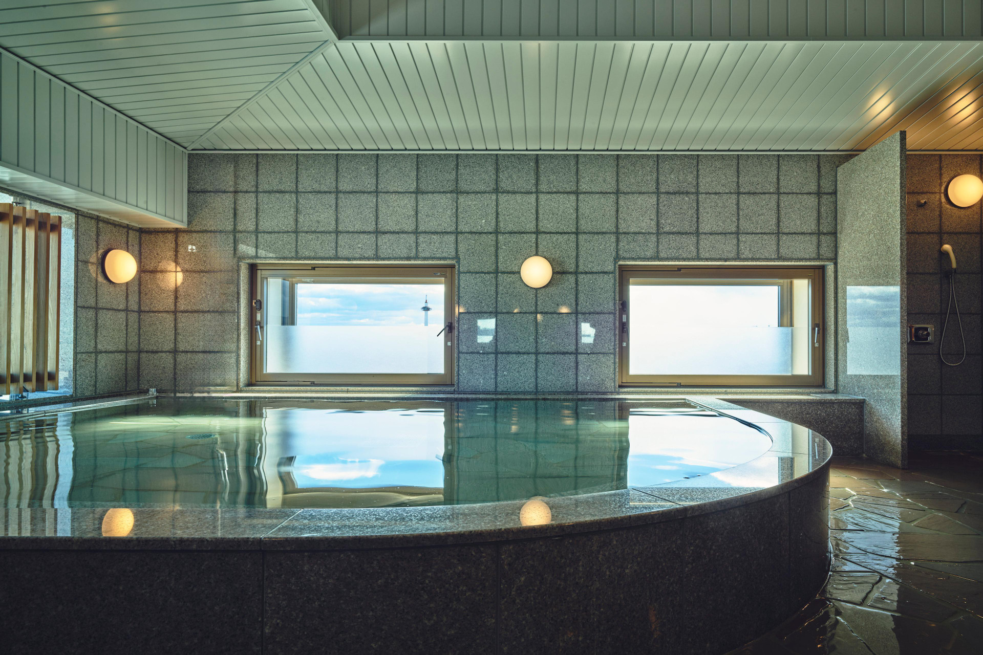 Vista Lobby Holiday Inn Kyoto Gojo by IHG