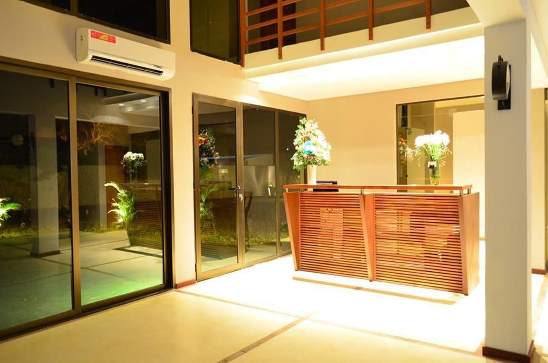 Vista Lobby Santa Ines