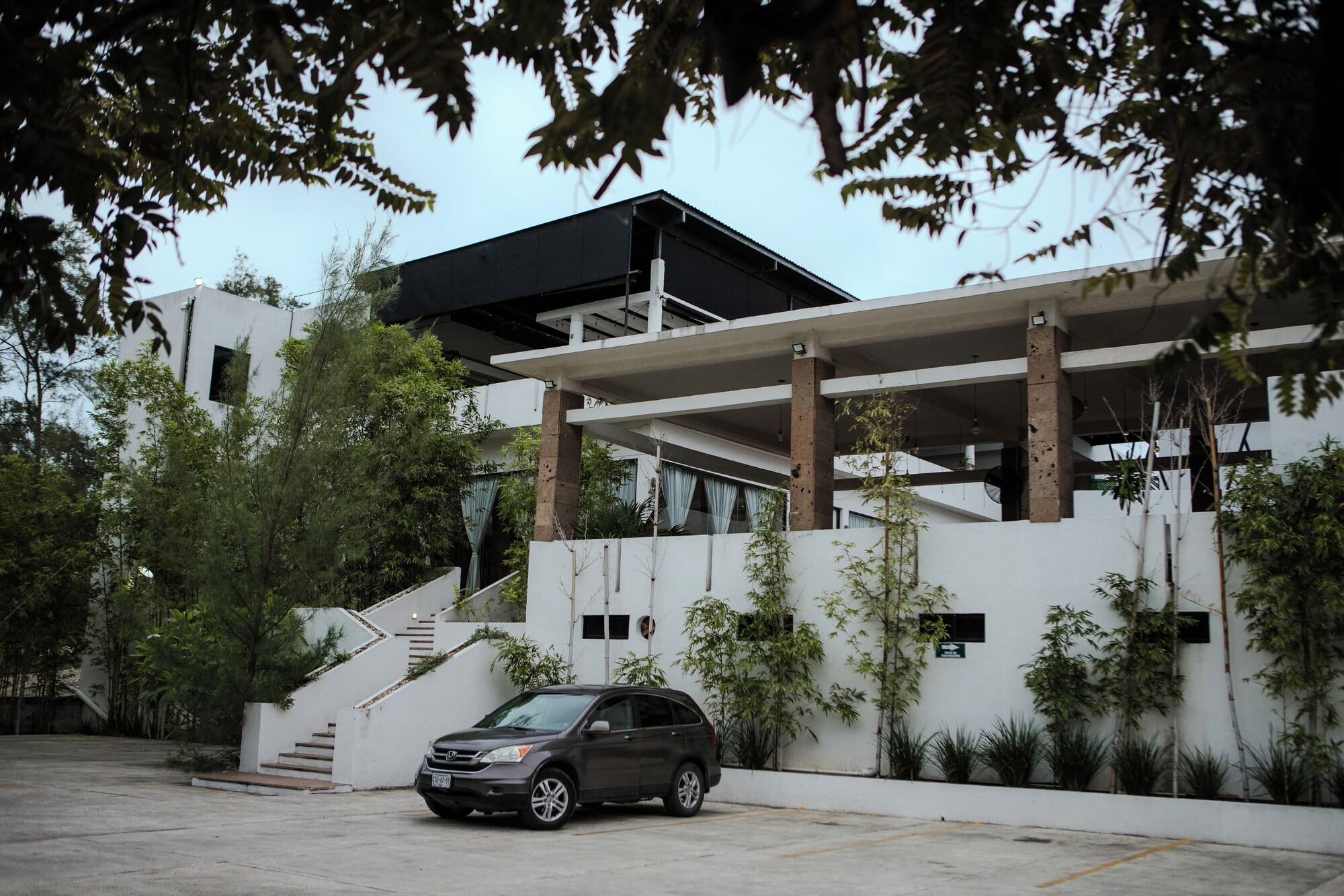Vista Exterior Hotel Tres Soles