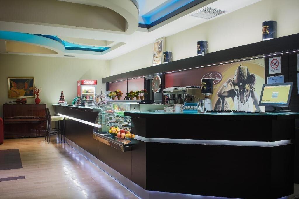 Vista Lobby Grand Hotel