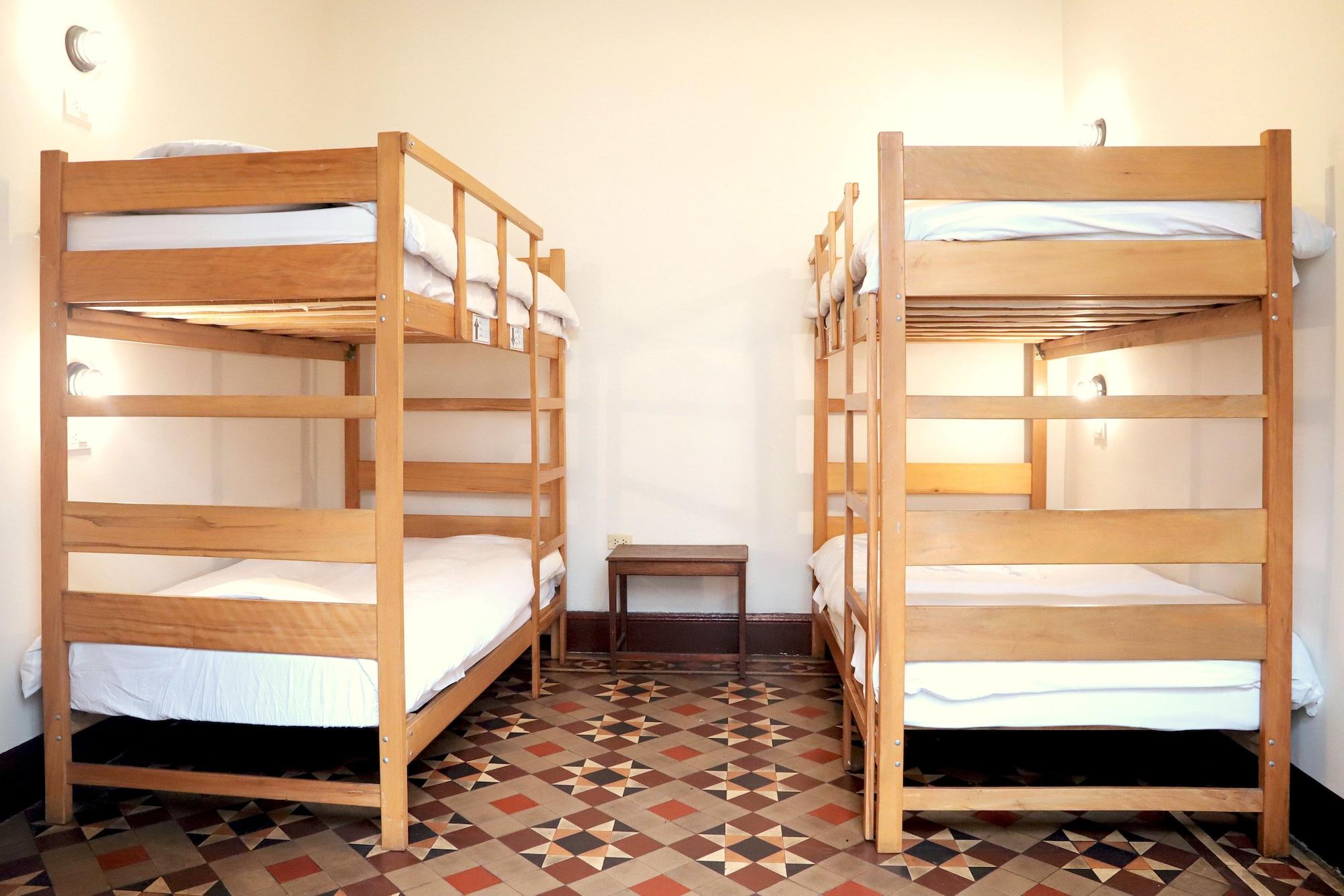 Habitación 1900 Hostel