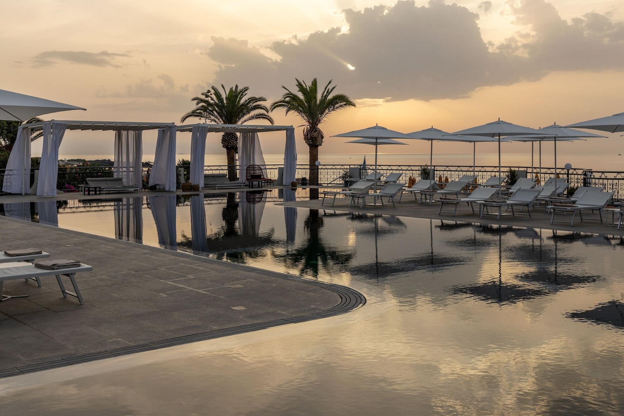 Habitación Delta Hotels by Marriott Giardini Naxos