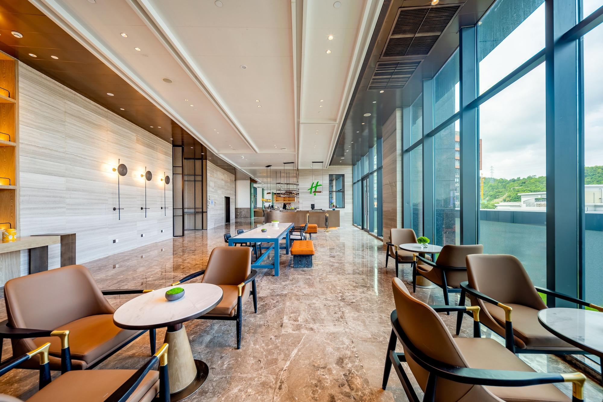 Vista Lobby Holiday Inn Zhuhai City Center by IHG