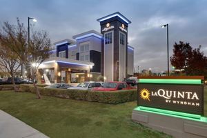 Alojamiento - La Quinta Inn & Suites by Wyndham Dallas Love Field