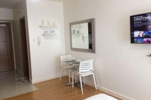 Alquiler Vacacional - 3 Stylish Contemporary studio @ 8adriatico condo + pool + NetFlix