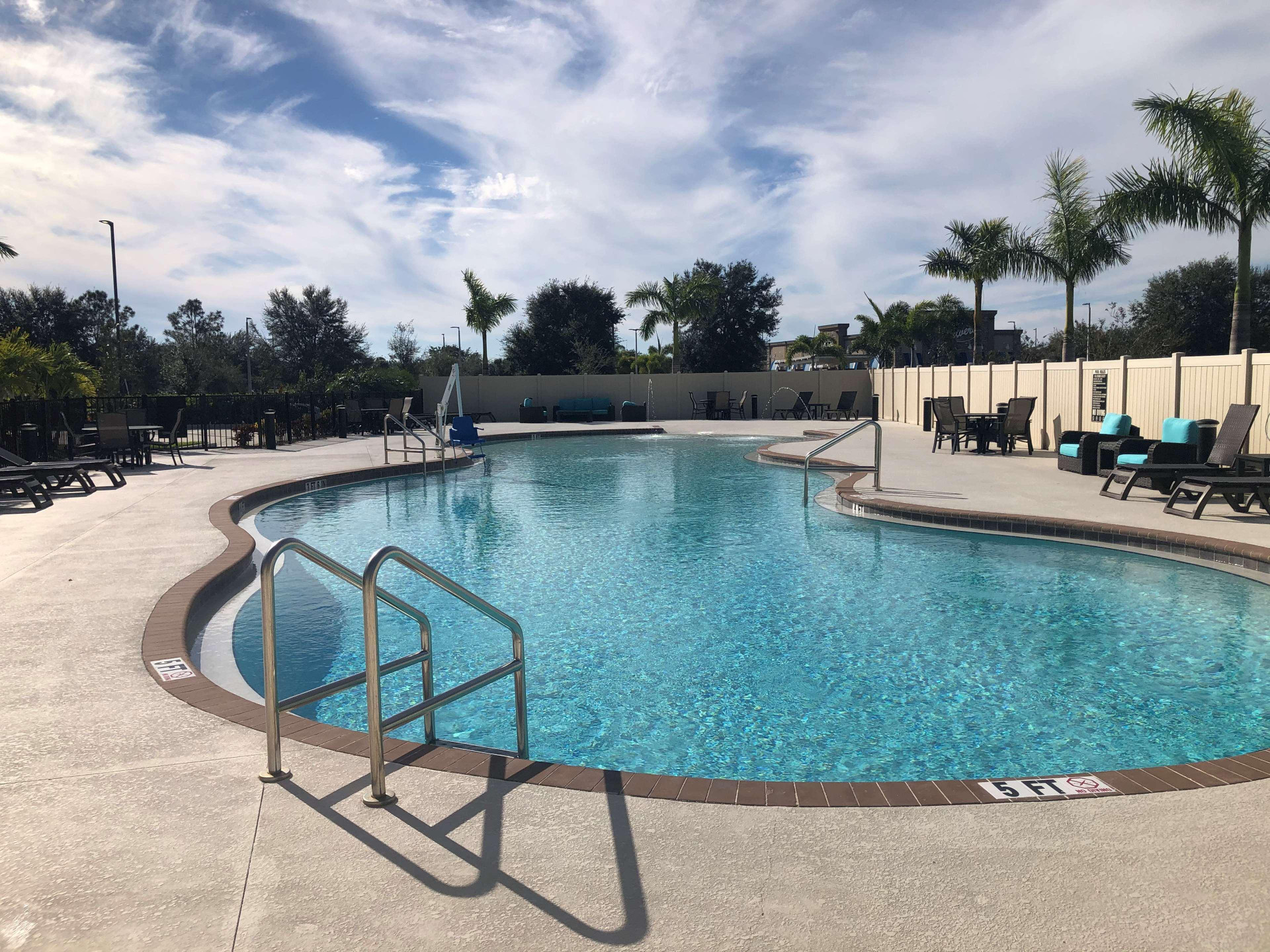 Vista Piscina Magnolia Pointe, BW Signature Collection