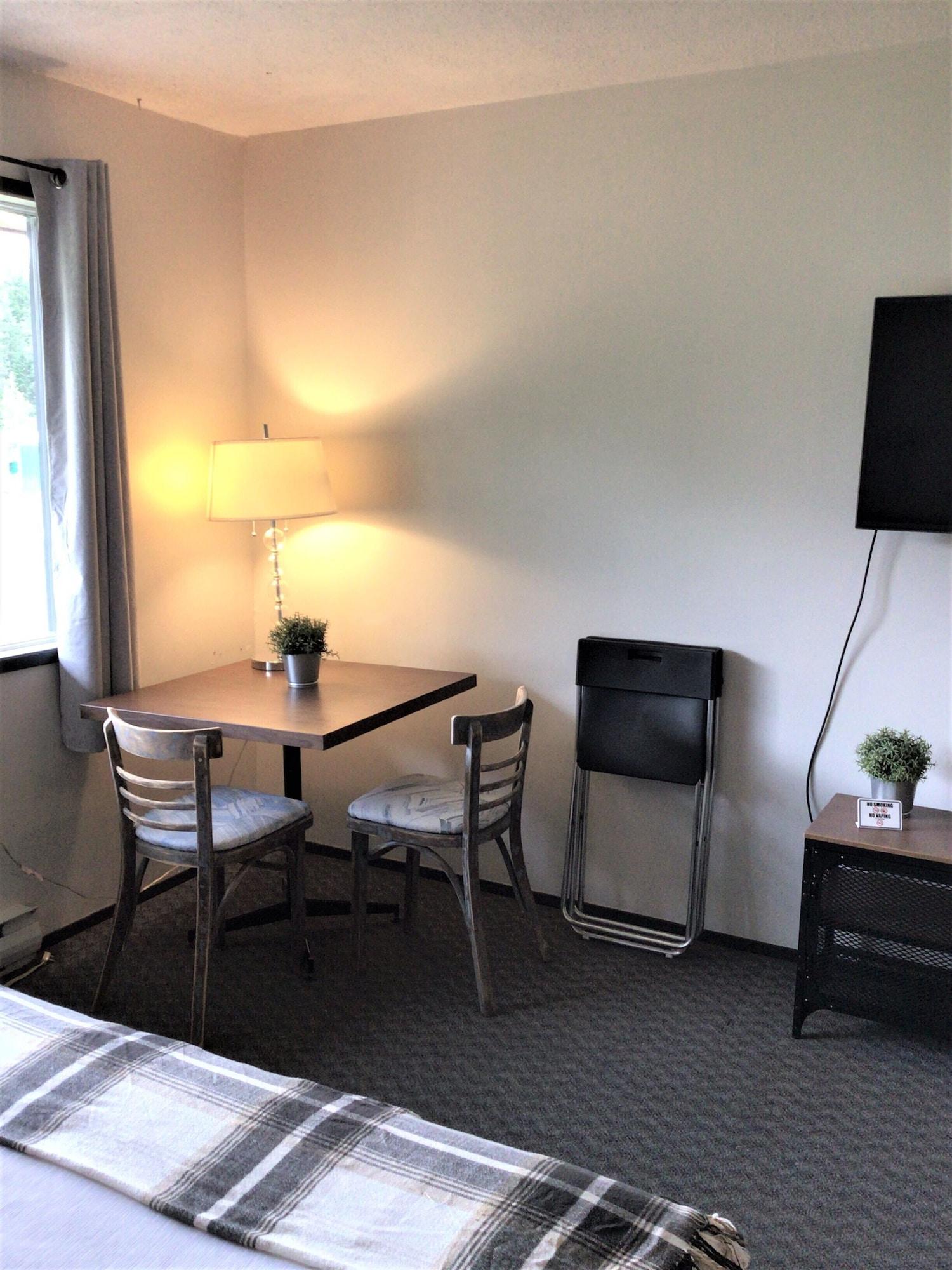 Comodidades del Alojamiento Christina Lake Motel and RV Park