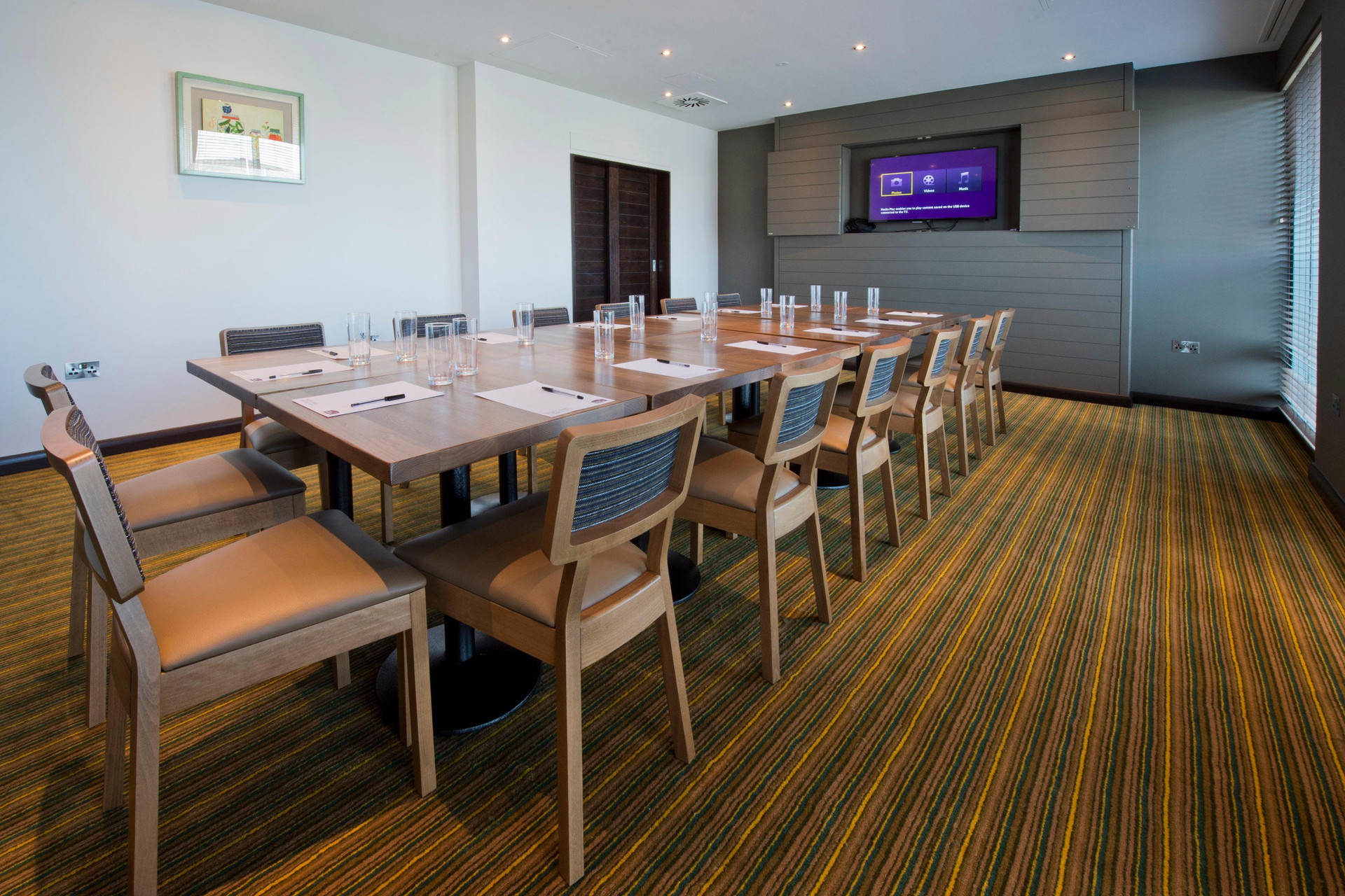 Sala de Reuniones Premier Inn Heathrow Airport Terminal 4