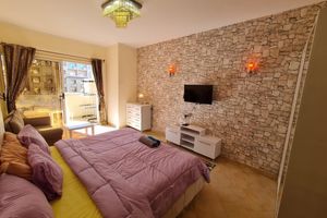 Alquiler Vacacional - Centrally located, new & cozy 57 m² Studio with pool and security