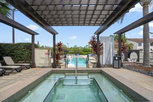 Alquiler Vacacional - Spacious 4-bedroom townhome w/ Gym and Pool in Enchanting Orlando - Near Disney