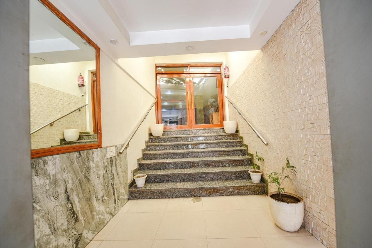 Vista Exterior Airport Hotel Mahal
