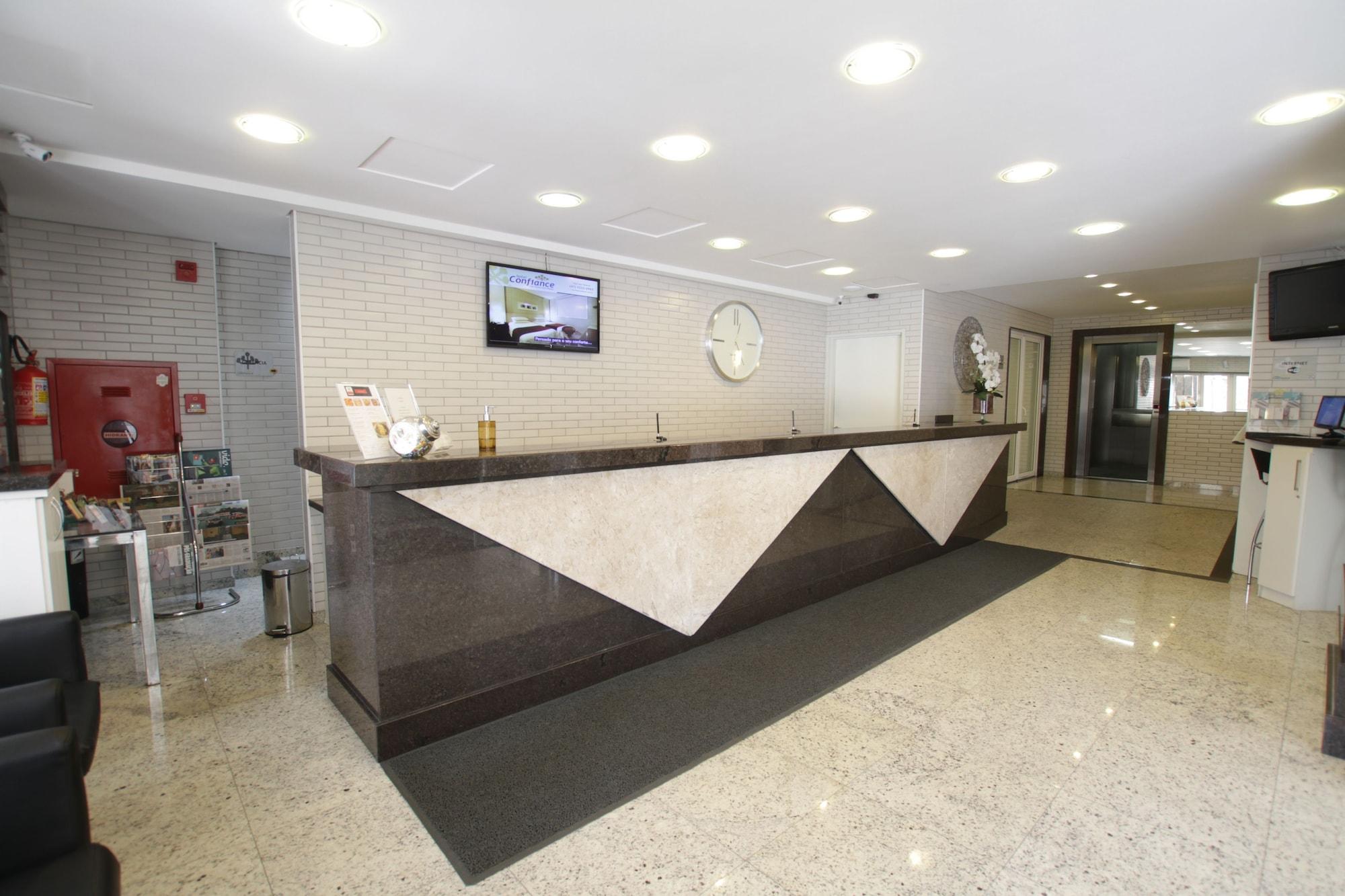 Vista Lobby Hotel Confiance Batel
