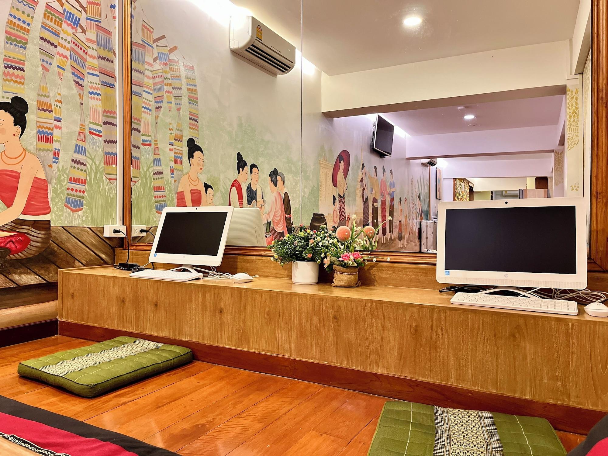 Vista Lobby Mariya Lady Hostel At Suvarnabhumi Airport - Female Only