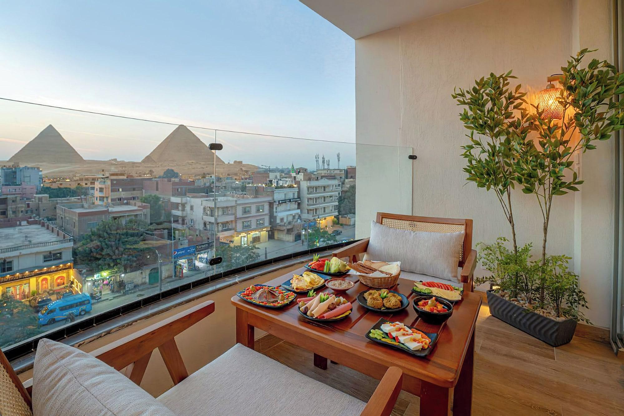 Restaurant Galaxy Pyramids View INN