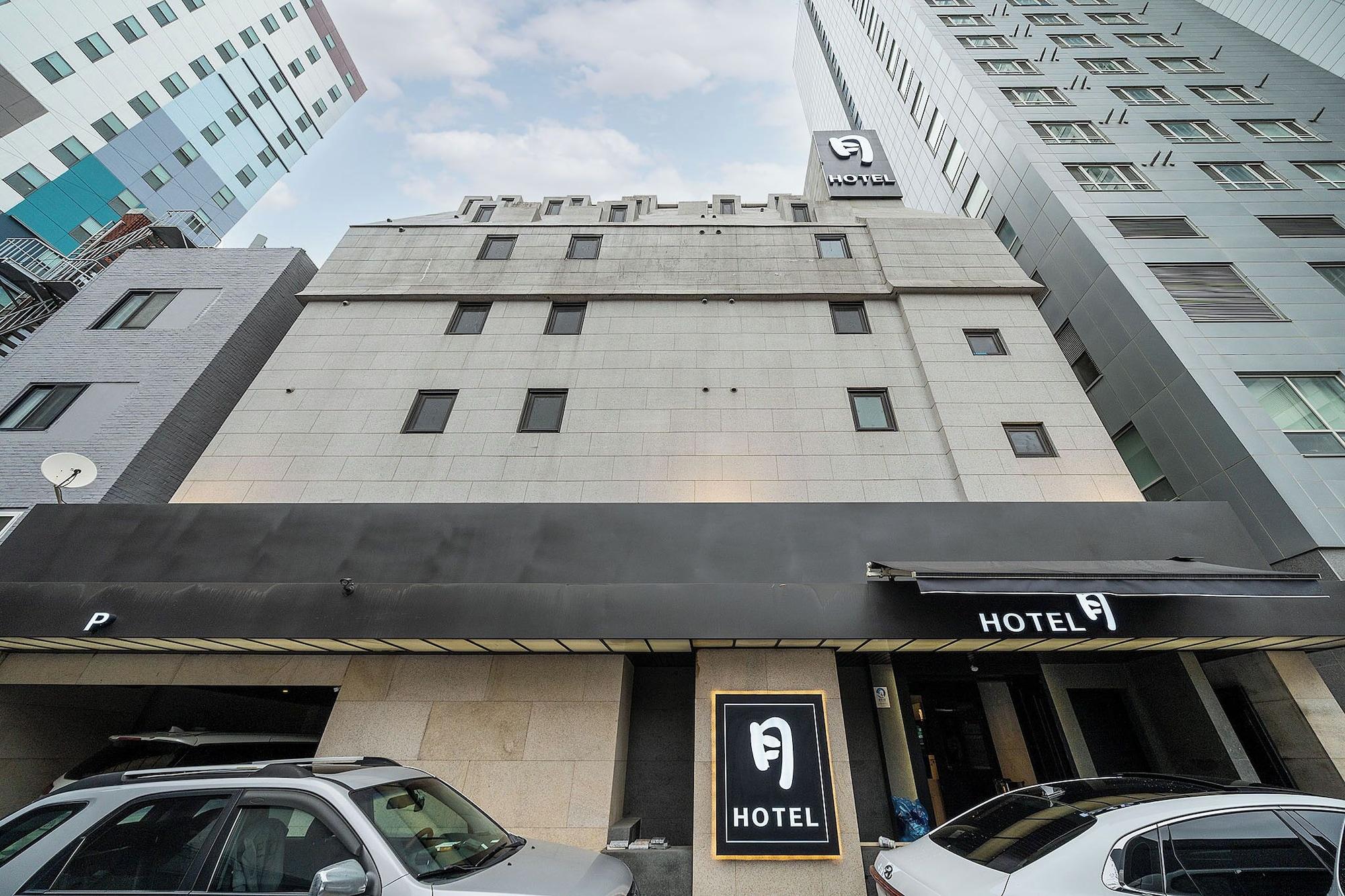 Vista Exterior Shinchon Wol Hotel