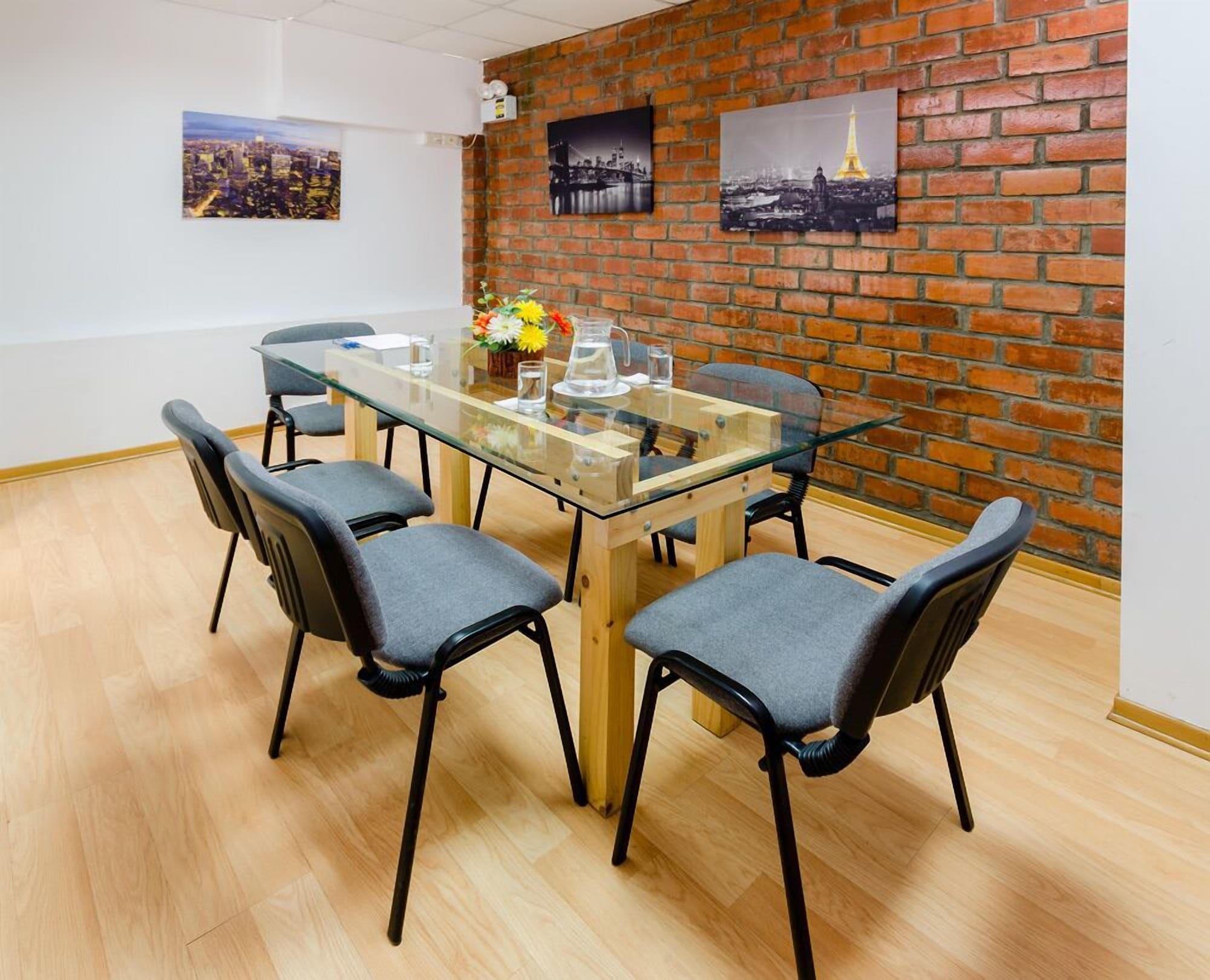 Sala de Reuniones Hostal El Centurión