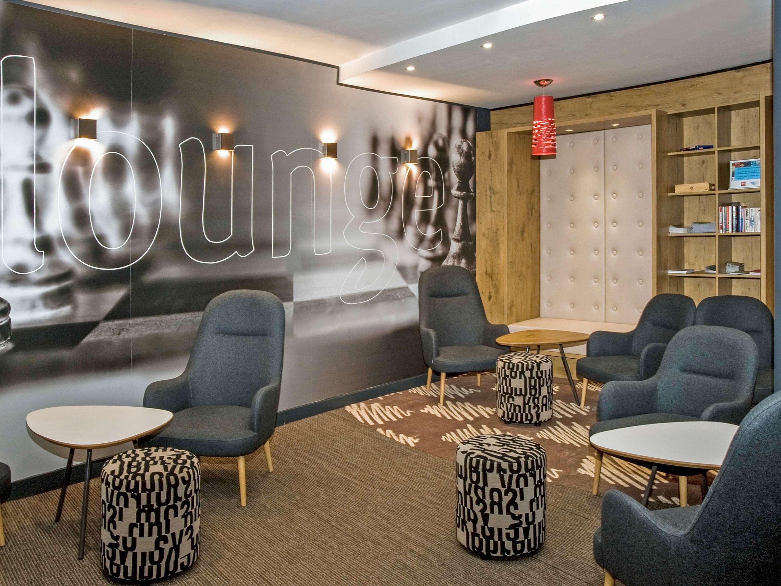 Vista Exterior ibis Sheffield City