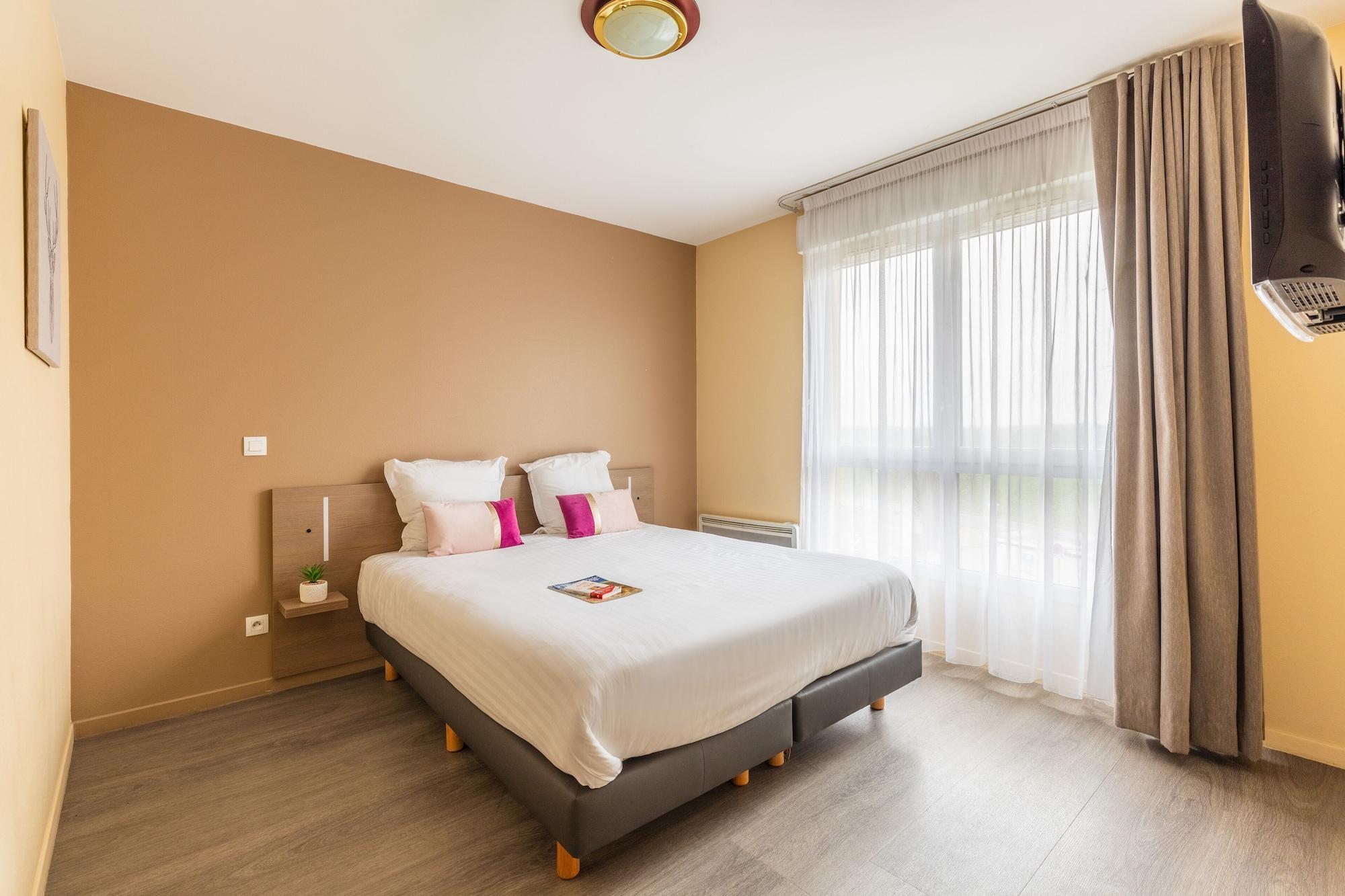 Varios Zenitude Hôtel - Résidences Magny les Hameaux