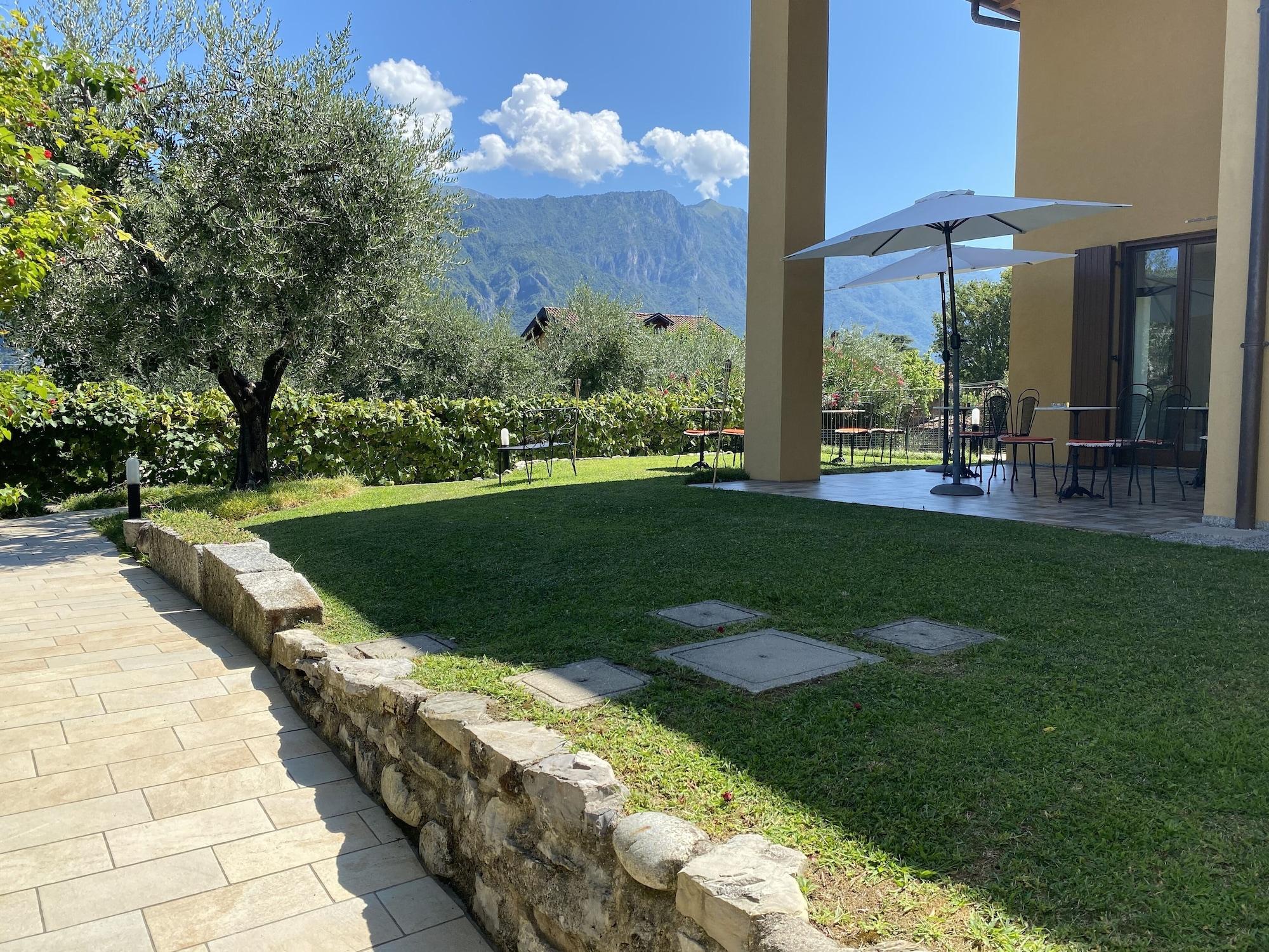 Vista Exterior Charming Bellagio Boutique Hotel