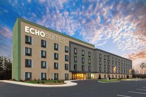 Alojamiento - ECHO Suites Extended Stay by Wyndham Richmond West