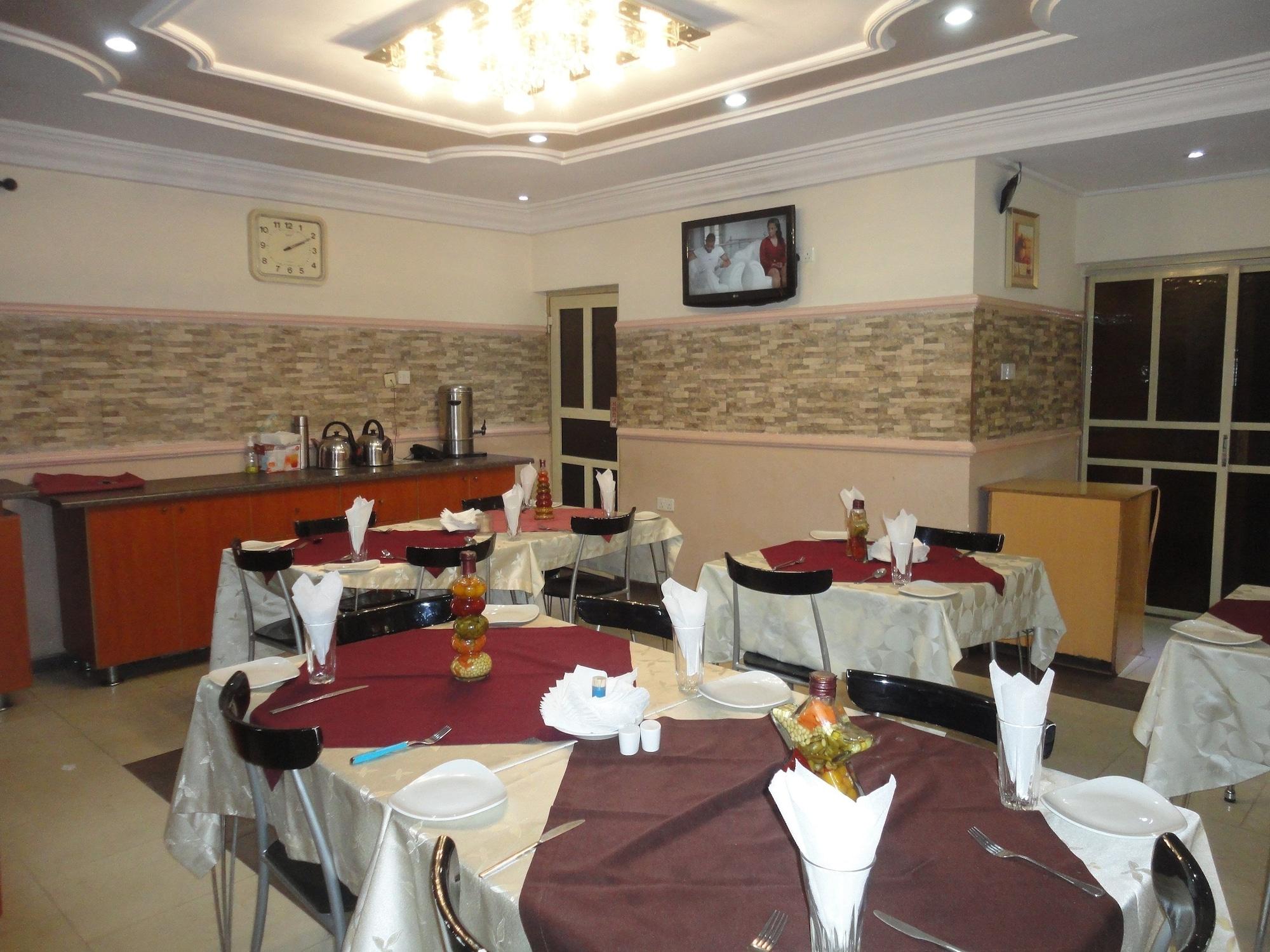 Restaurant SDM Tavern and Suites