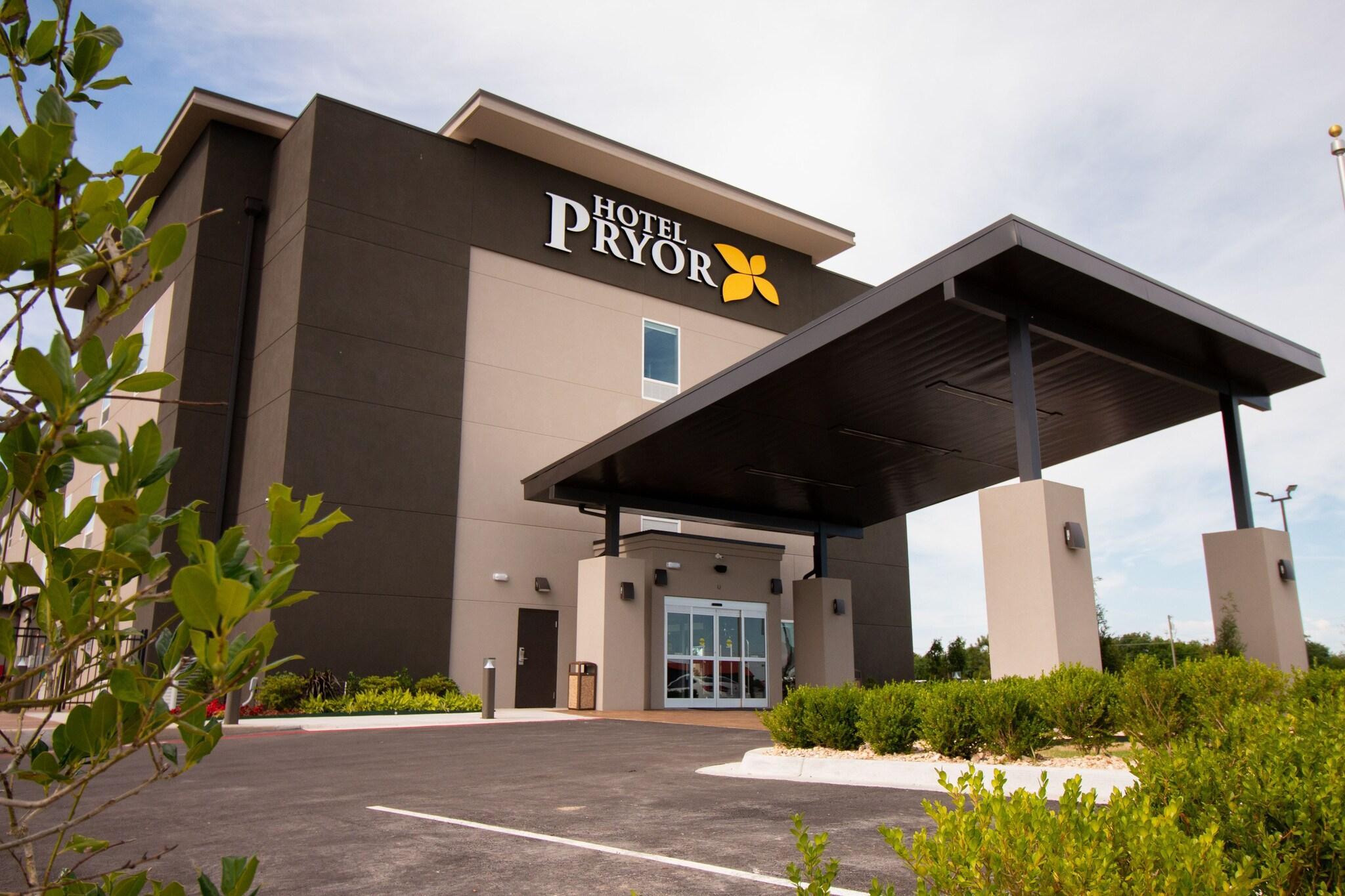 Vista Exterior Hotel Pryor