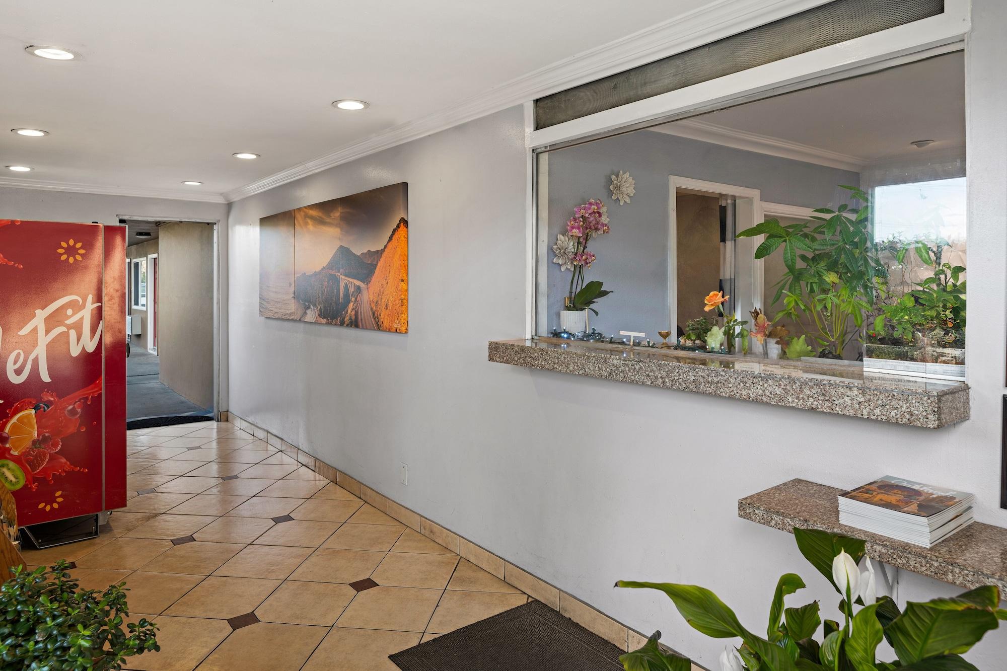 Vista Lobby Bay Breeze Inn
