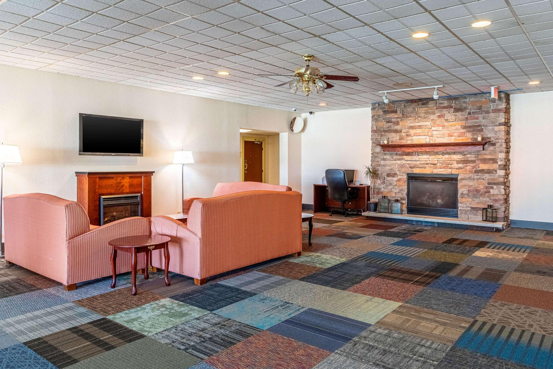 Vista Lobby Americas Best Value Inn Fredonia NY