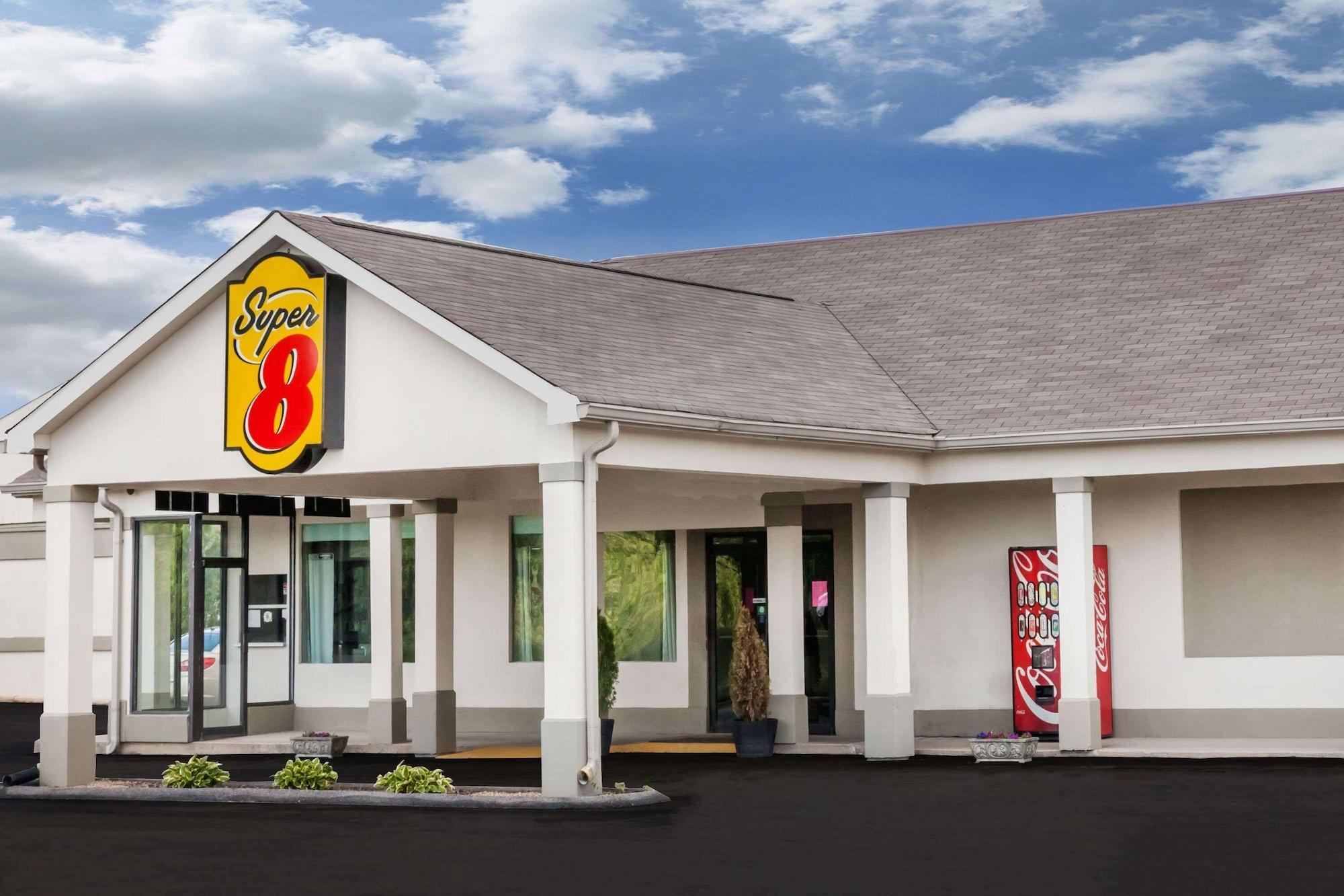 Varios Super 8 by Wyndham Monteagle TN