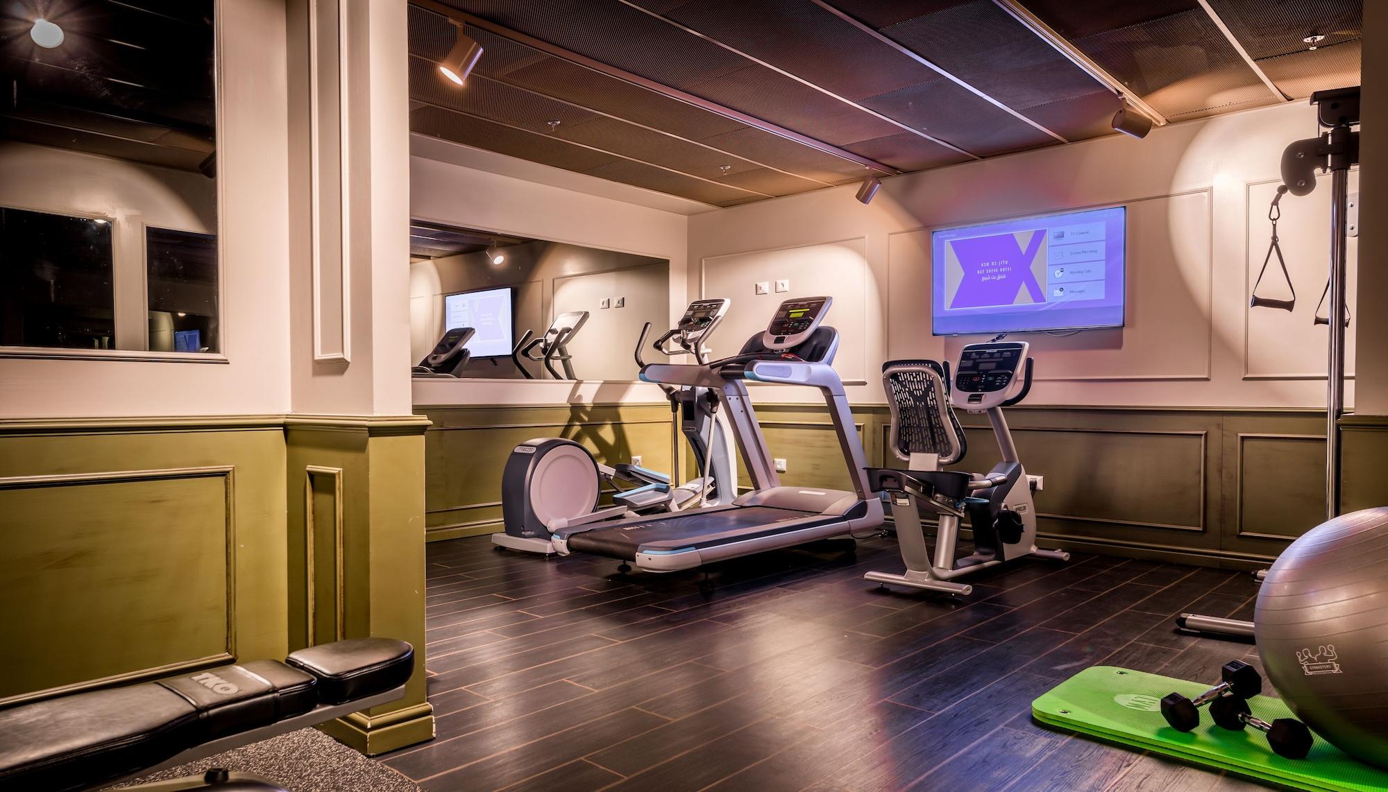 Gimnasio Bat Sheva Jerusalem By Jacob