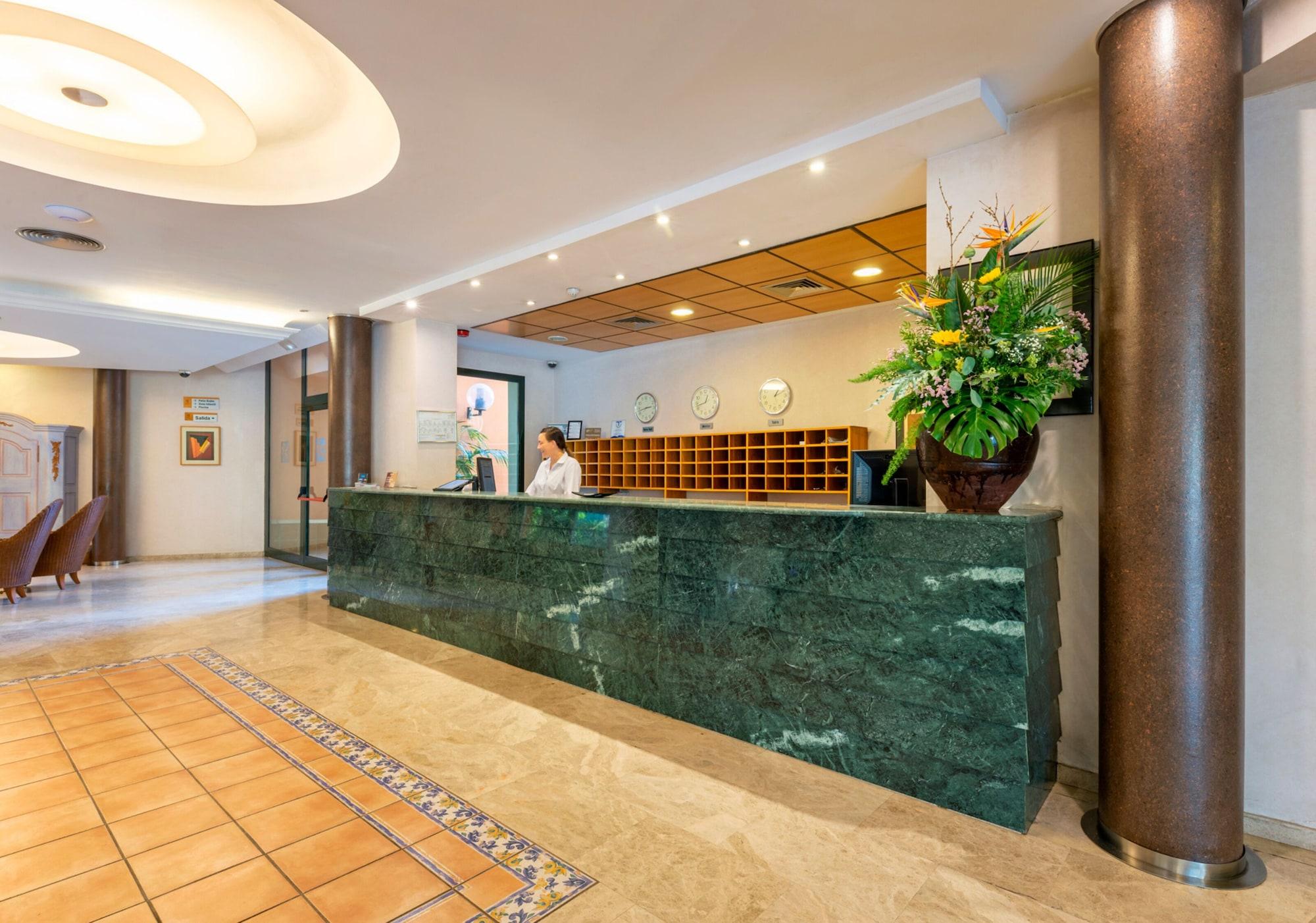 Vista Lobby Hotel Jardín Milenio