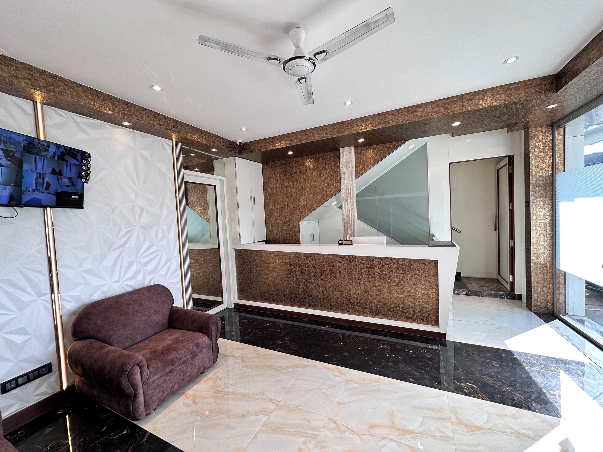 Vista Lobby Hotel Airport Crown- Near Saki Naka