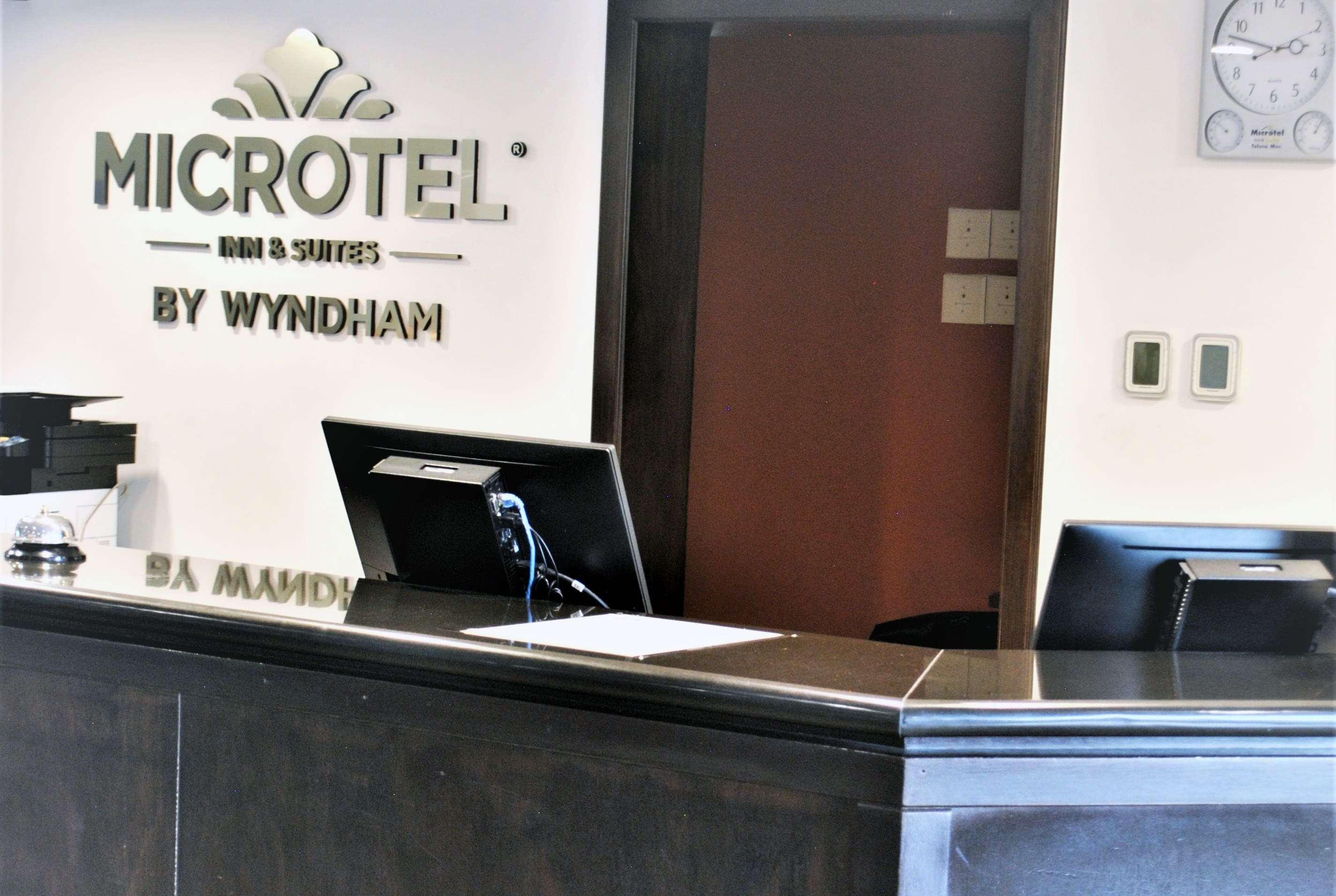 Vista Lobby Microtel Inn & Suites by Wyndham Toluca