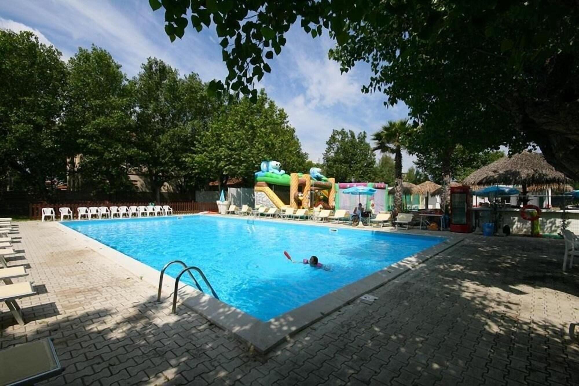 Vista Piscina Hotel Orlov
