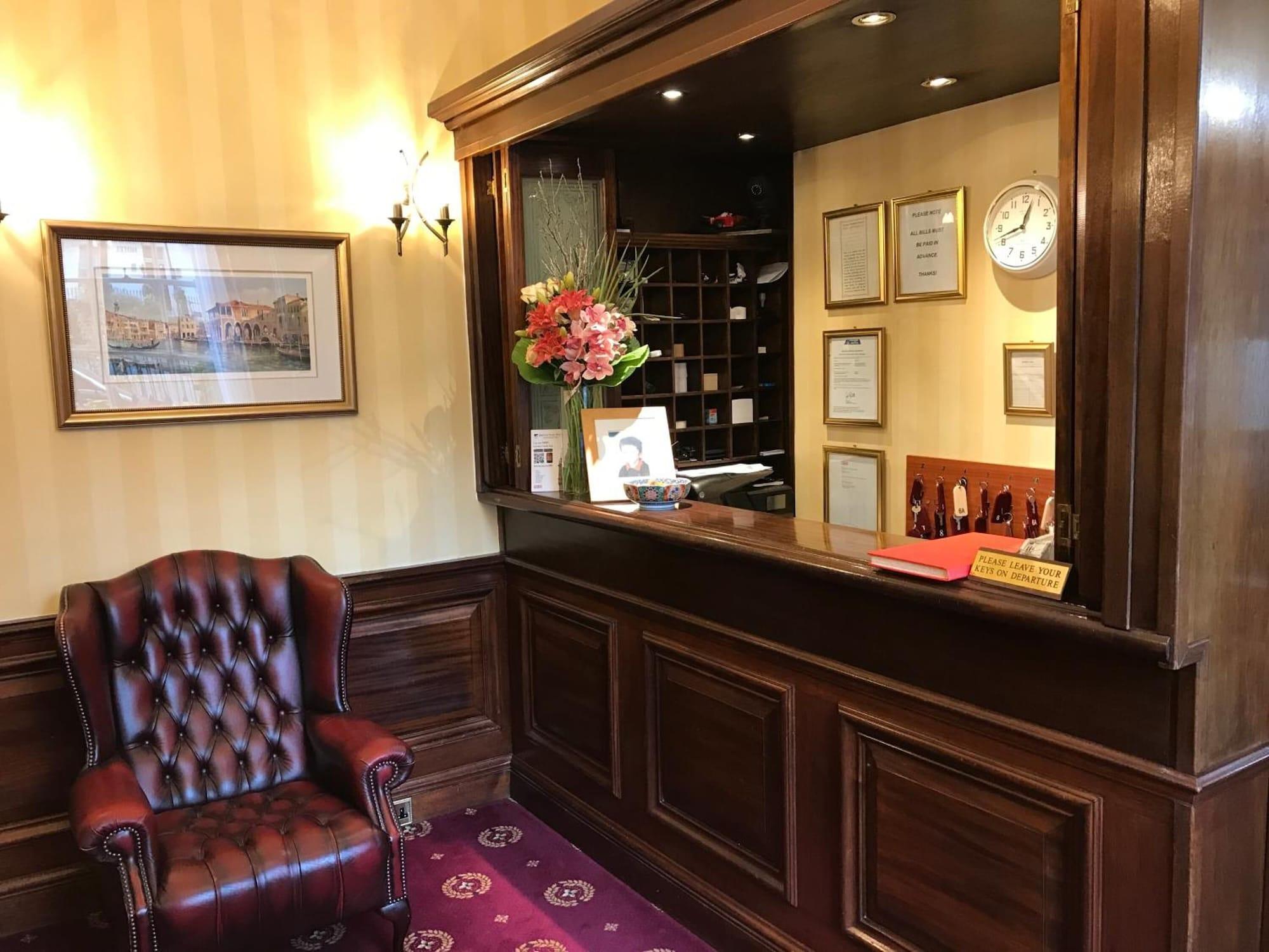 Vista Lobby Balmoral House Hotel