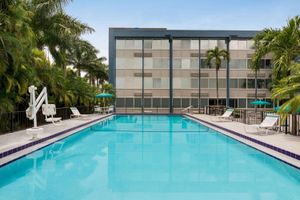Alojamiento - enVision Hotel Miami International Airport