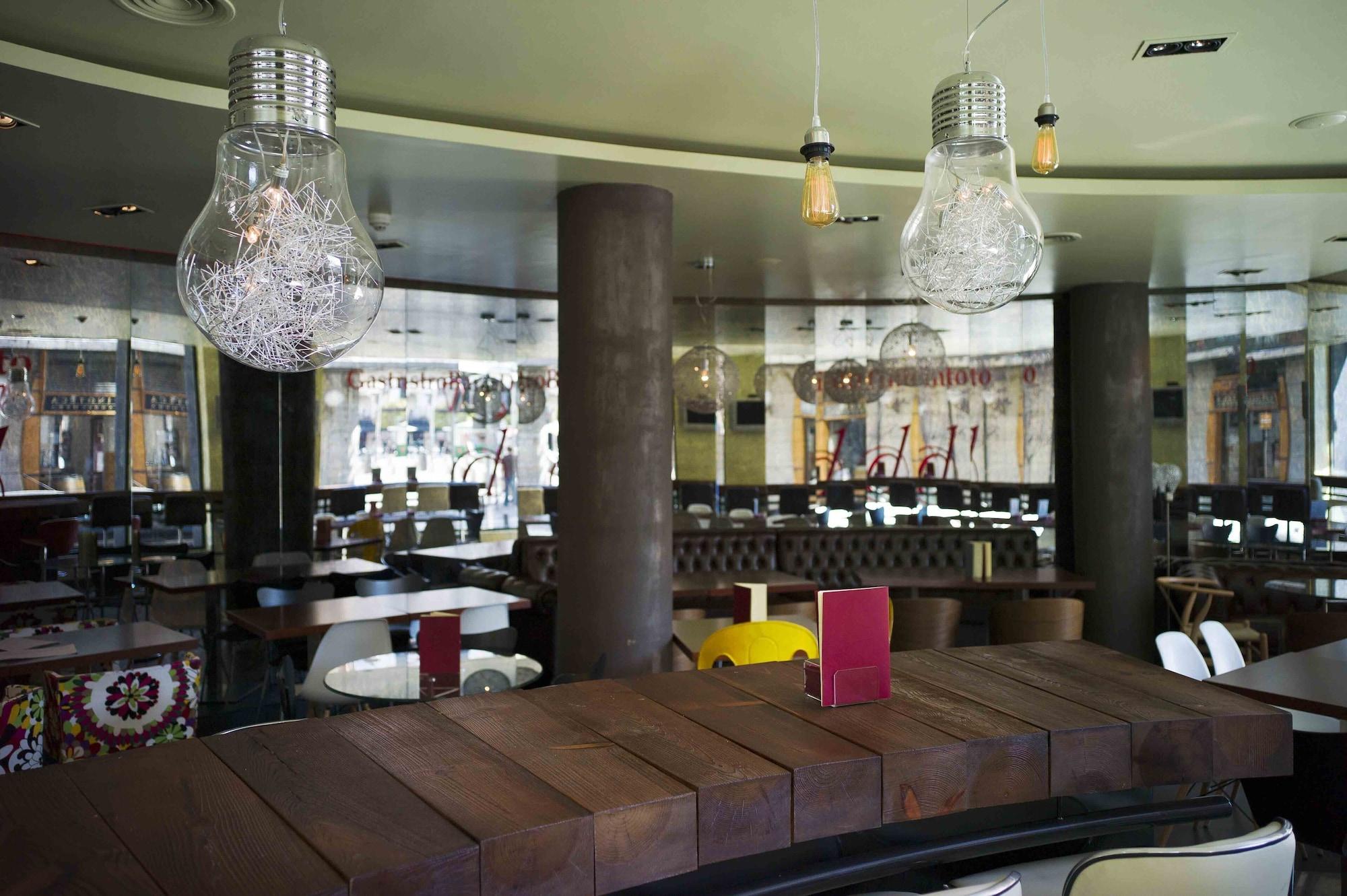 Bar/Salón Room Mate Alicia, Madrid