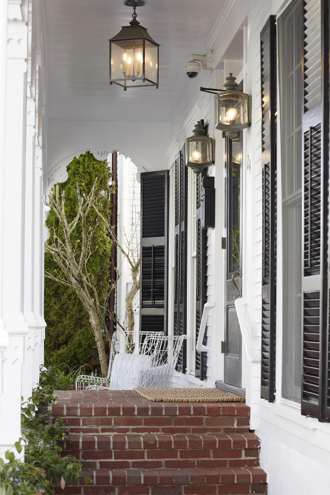 Vista Exterior The Christopher, The Edgartown Collection