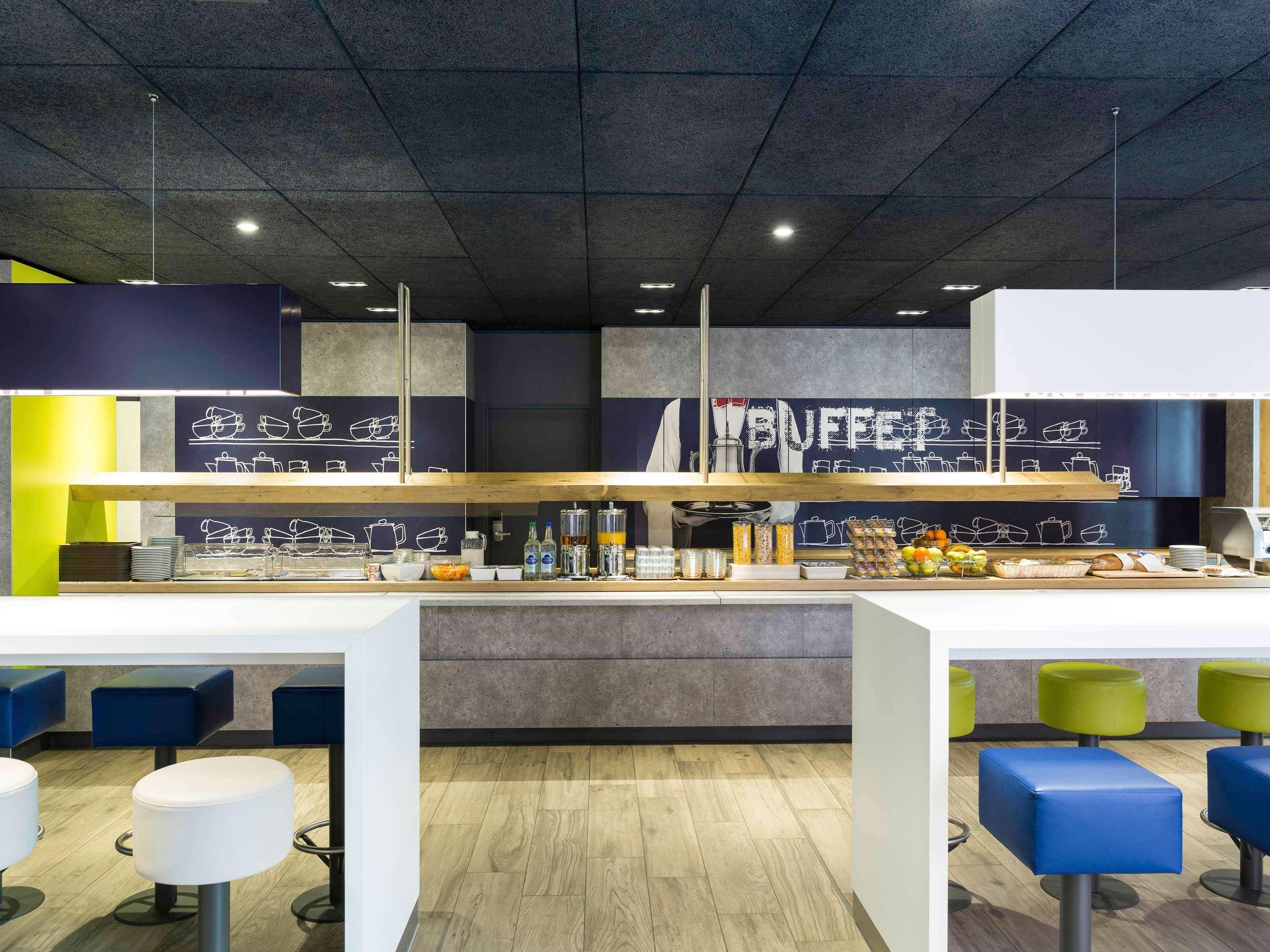 Varios ibis budget Zurich Airport