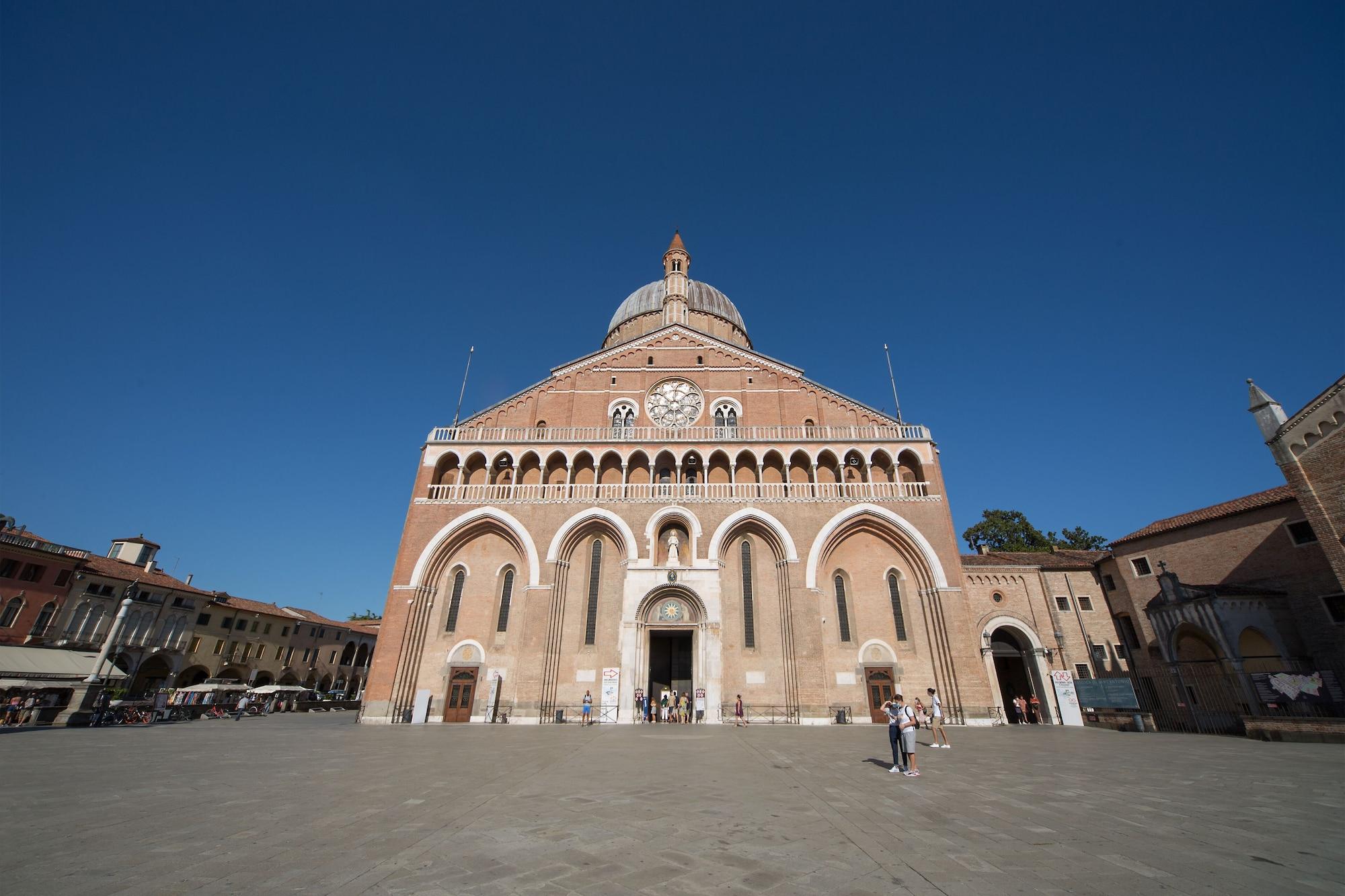 Vista Exterior Hotel Giotto